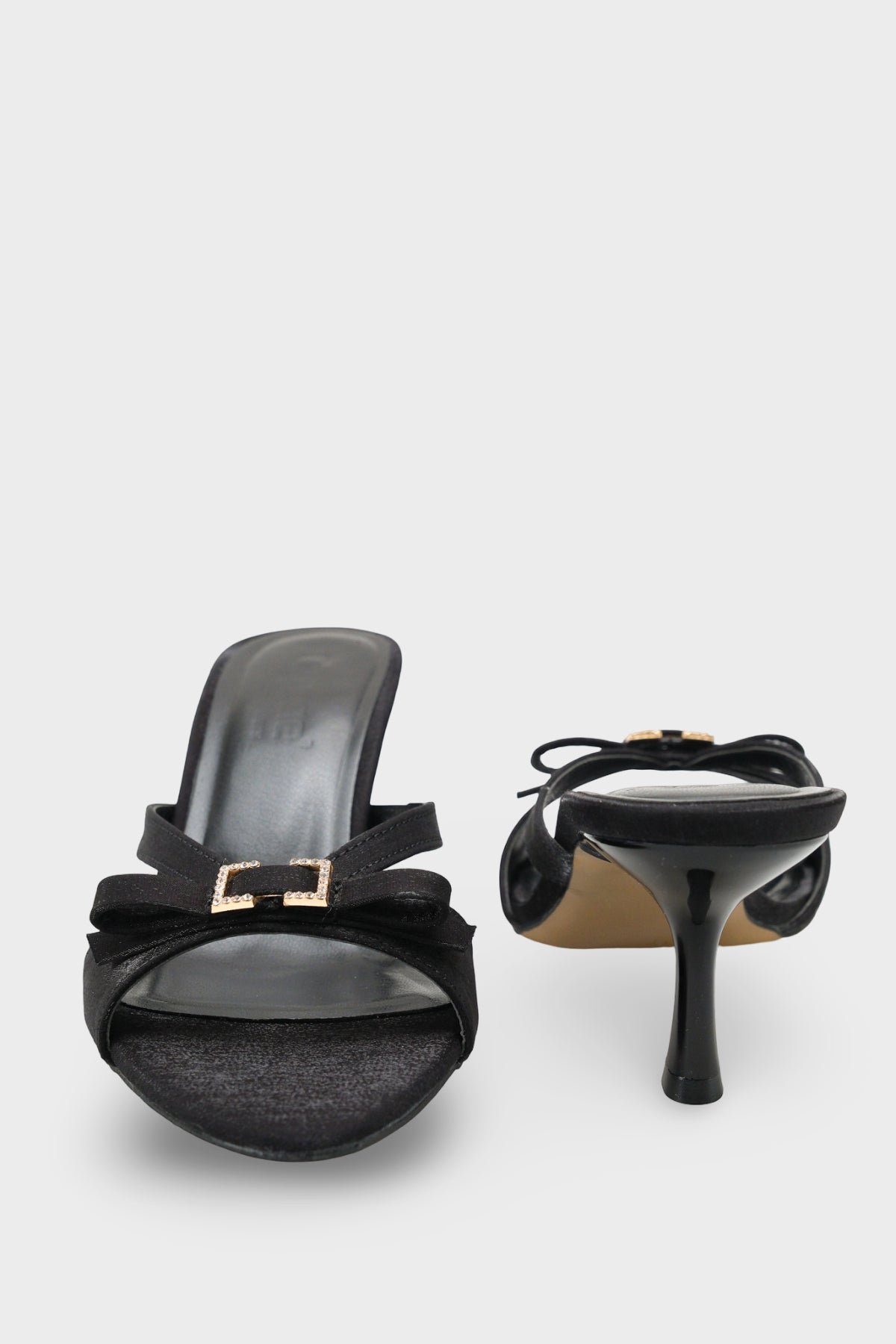 Vivia Sivri Burunlu Taşlı Tokalı Saten Orta Topuklu Şık Kadın Terlik