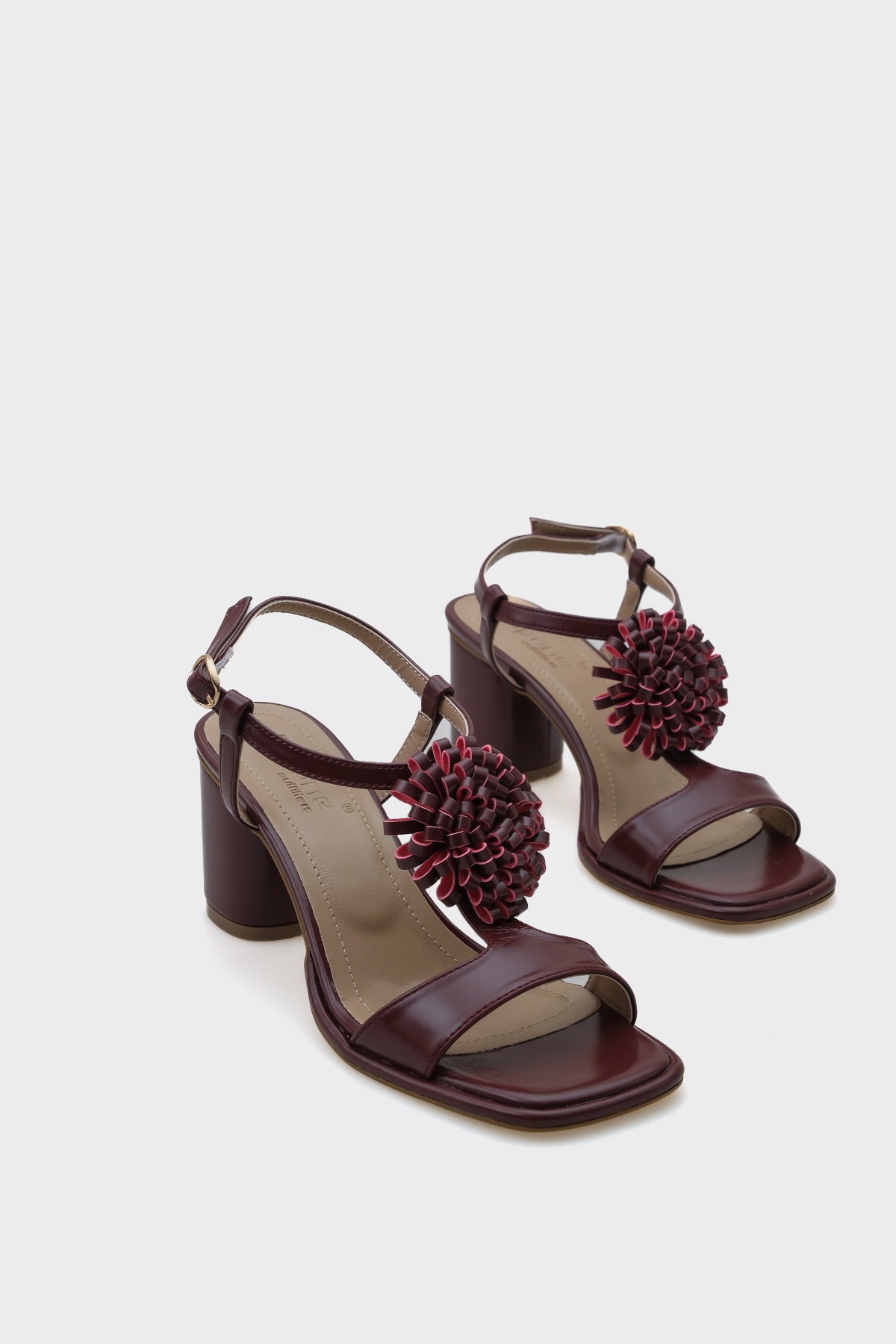 Morna Orta Topuklu  Küt Burunlu  Çiçekli Kadın Sandalet