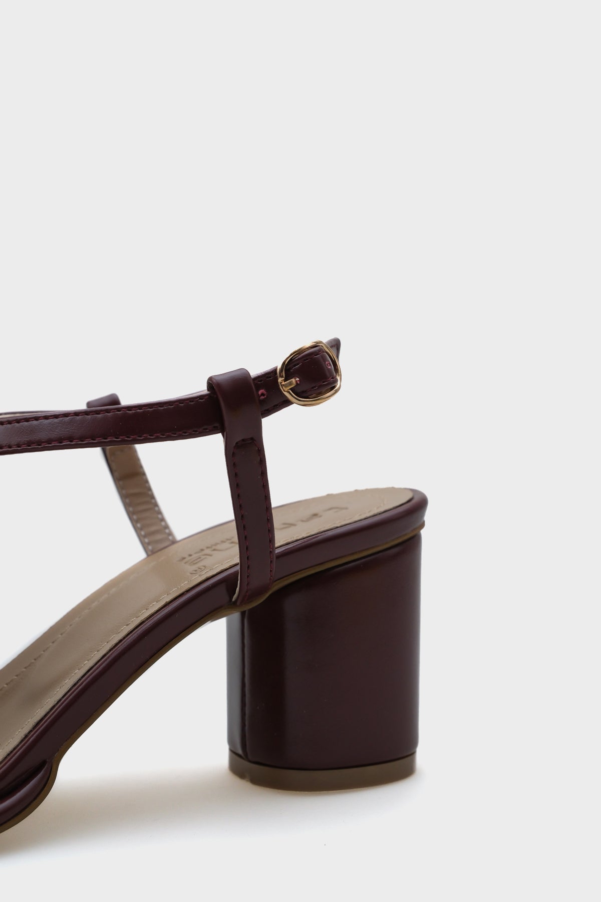 Morna Orta Topuklu  Küt Burunlu  Çiçekli Kadın Sandalet