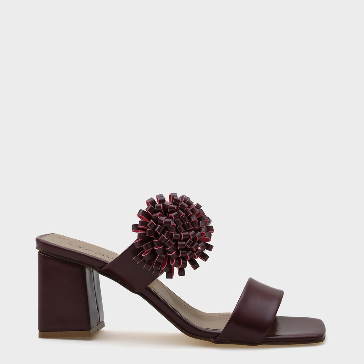 Moya Orta Topuklu Küt Burunlu  Çiçekli Kadın Terlik