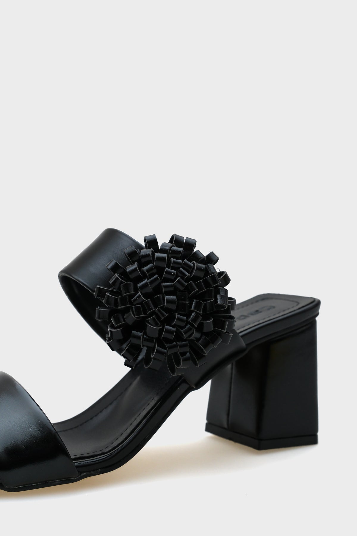 Moya Orta Topuklu Küt Burunlu  Çiçekli Kadın Terlik