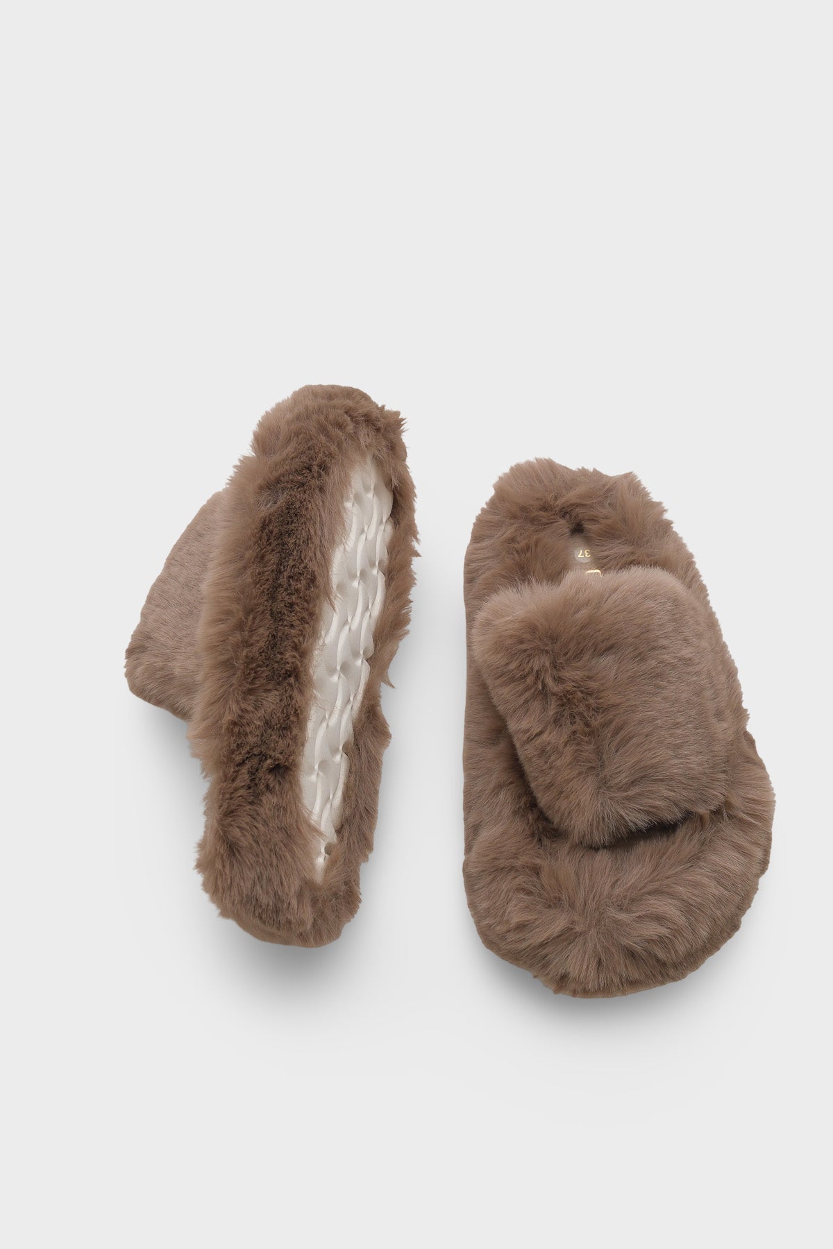 Nyssa Peluş Tüylü Kadın Ev Terliği