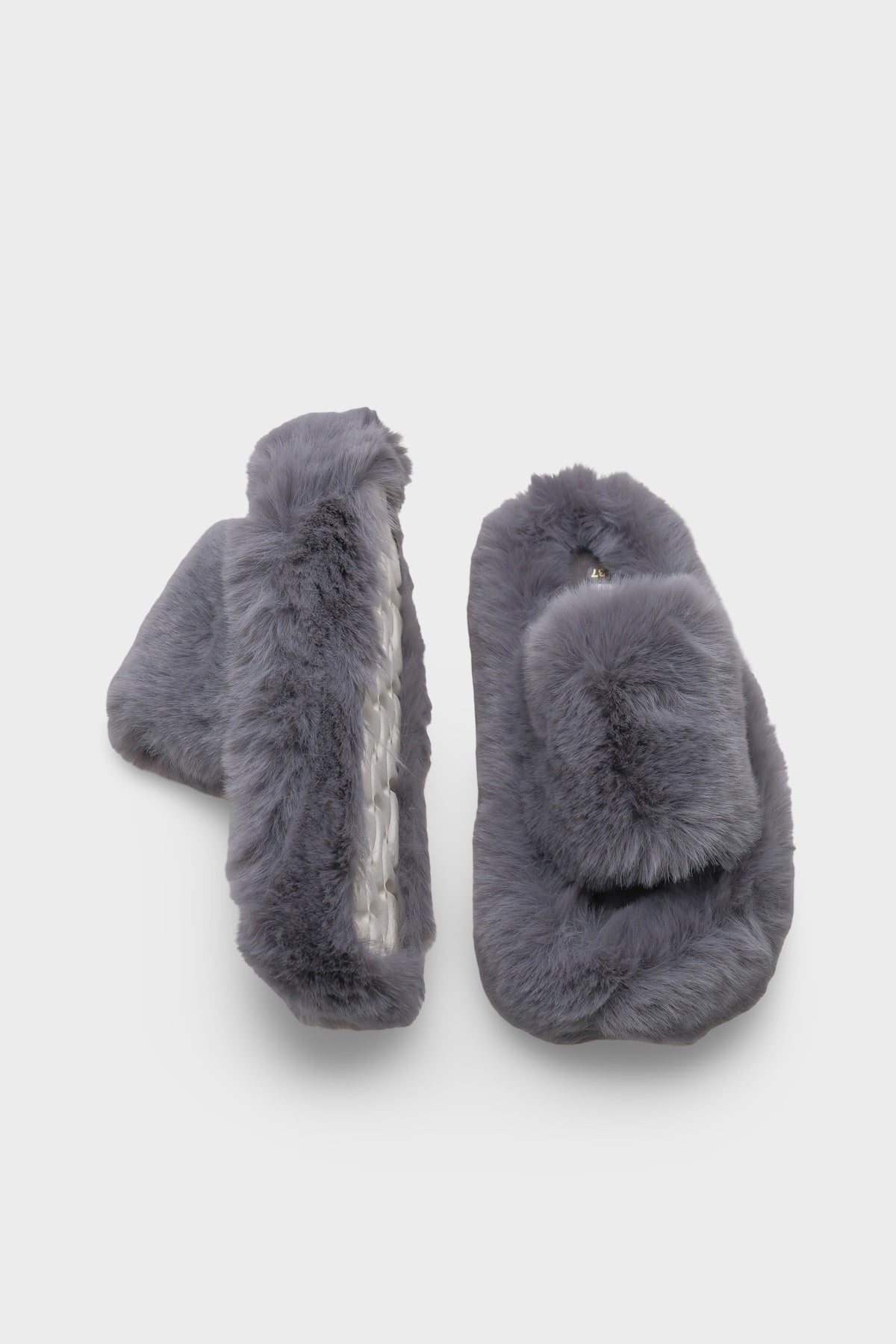 Nyssa Peluş Tüylü Kadın Ev Terliği