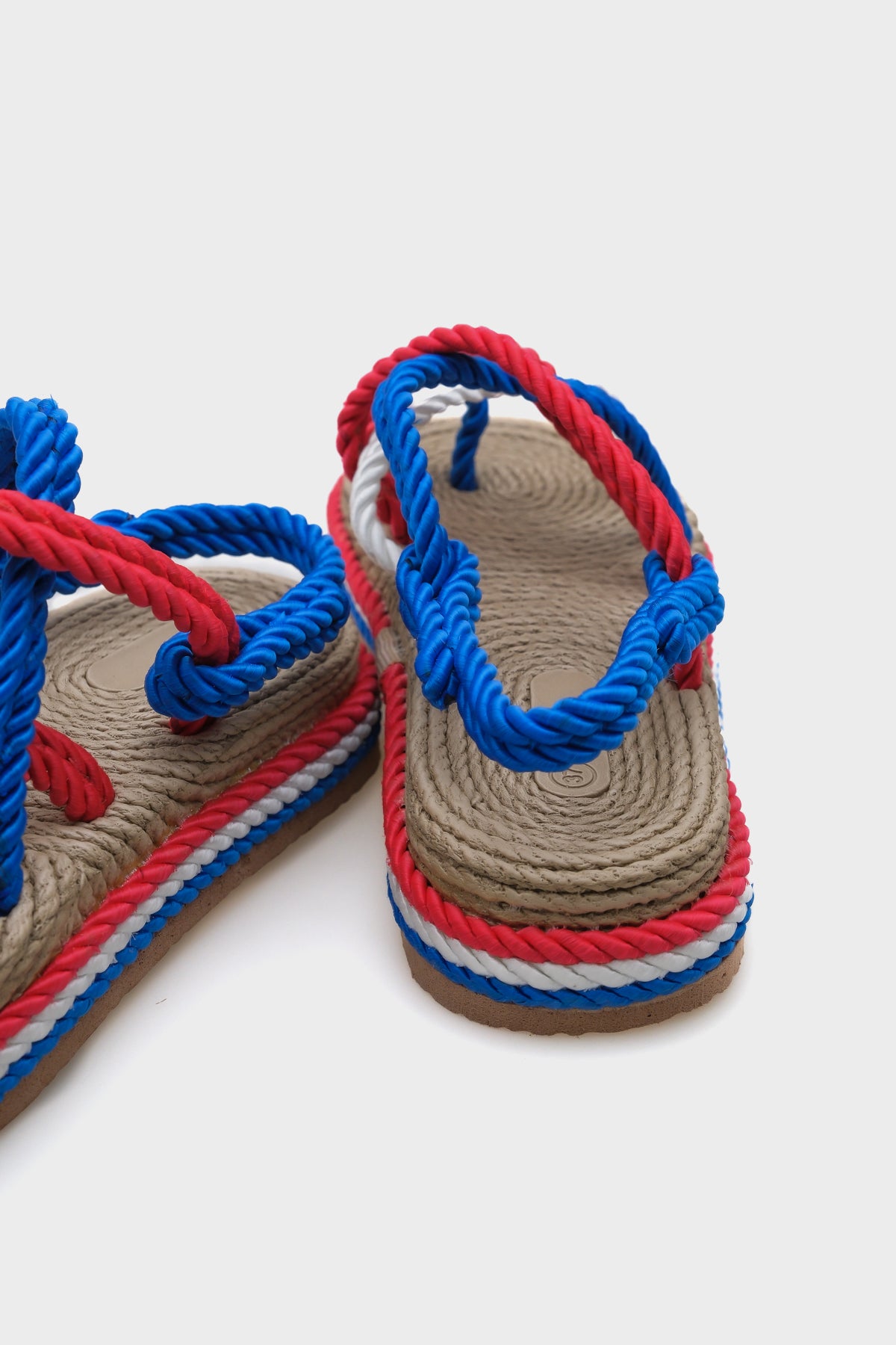 Eden Dolgu Topuk İpli Kadın Sandalet