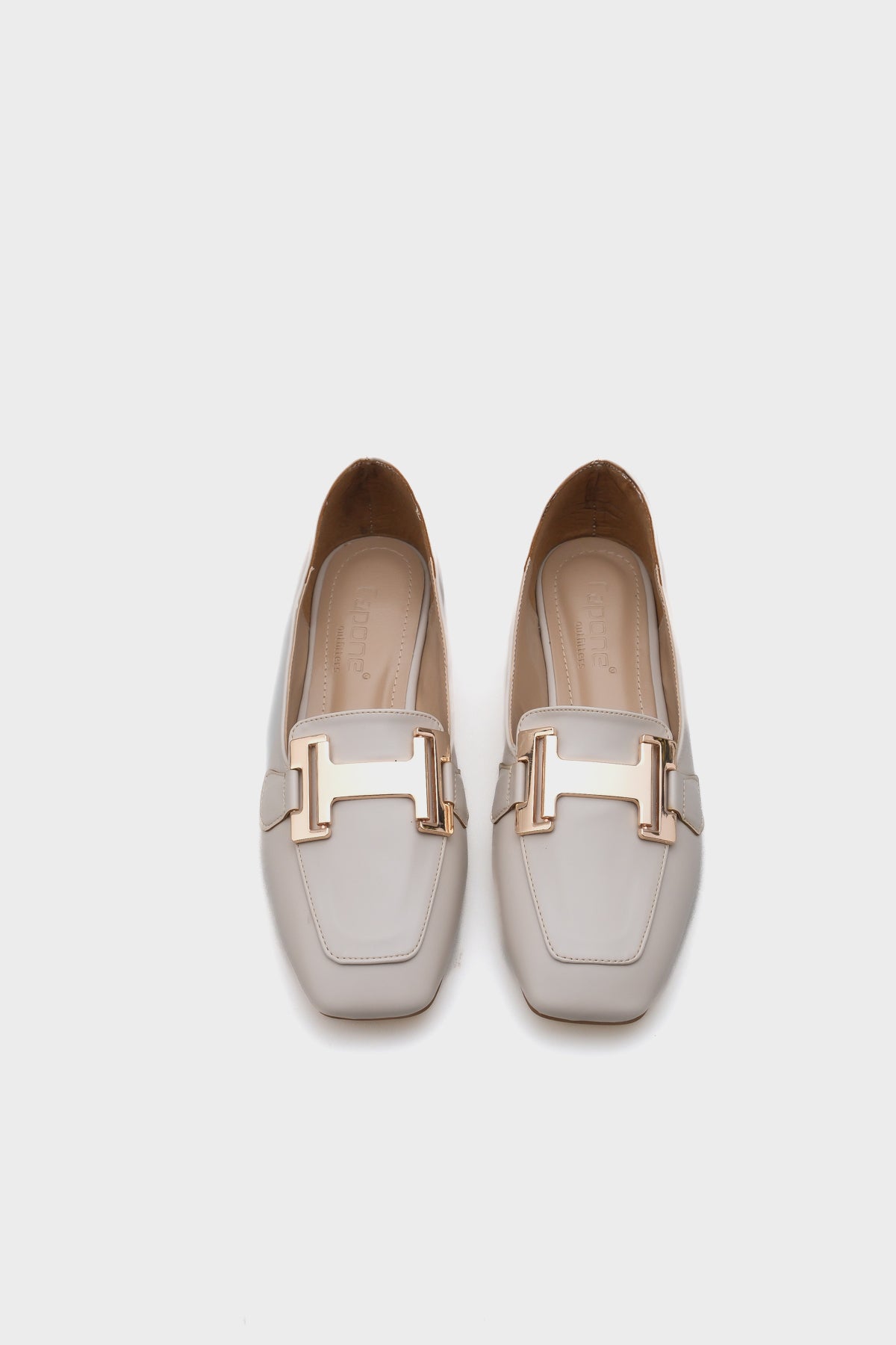 Carey Küt Burunlu Metal  Toka Aksesuarlı Kadın Loafer