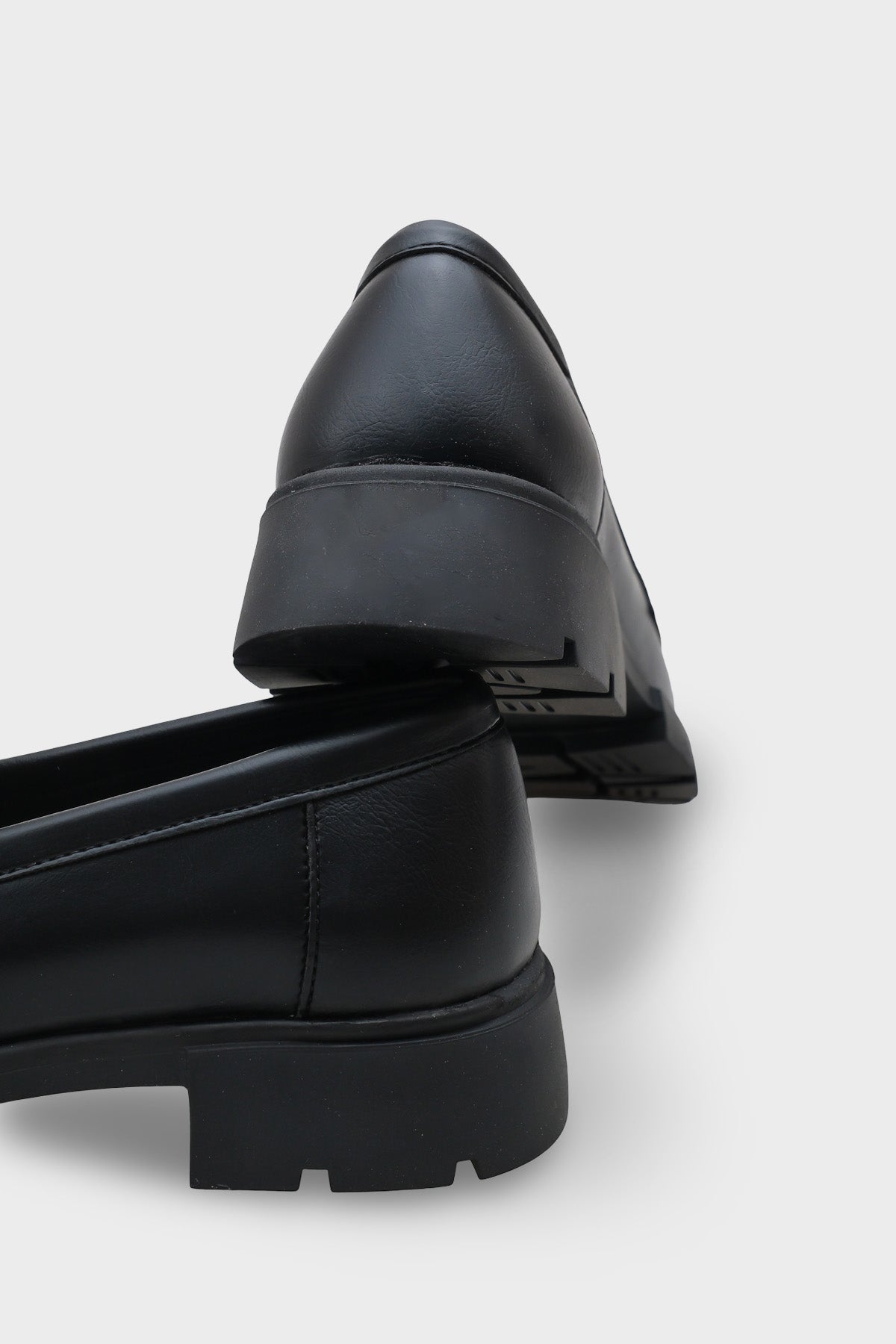 Elga Trak Tabanlı Püsküllü Kadın Loafer