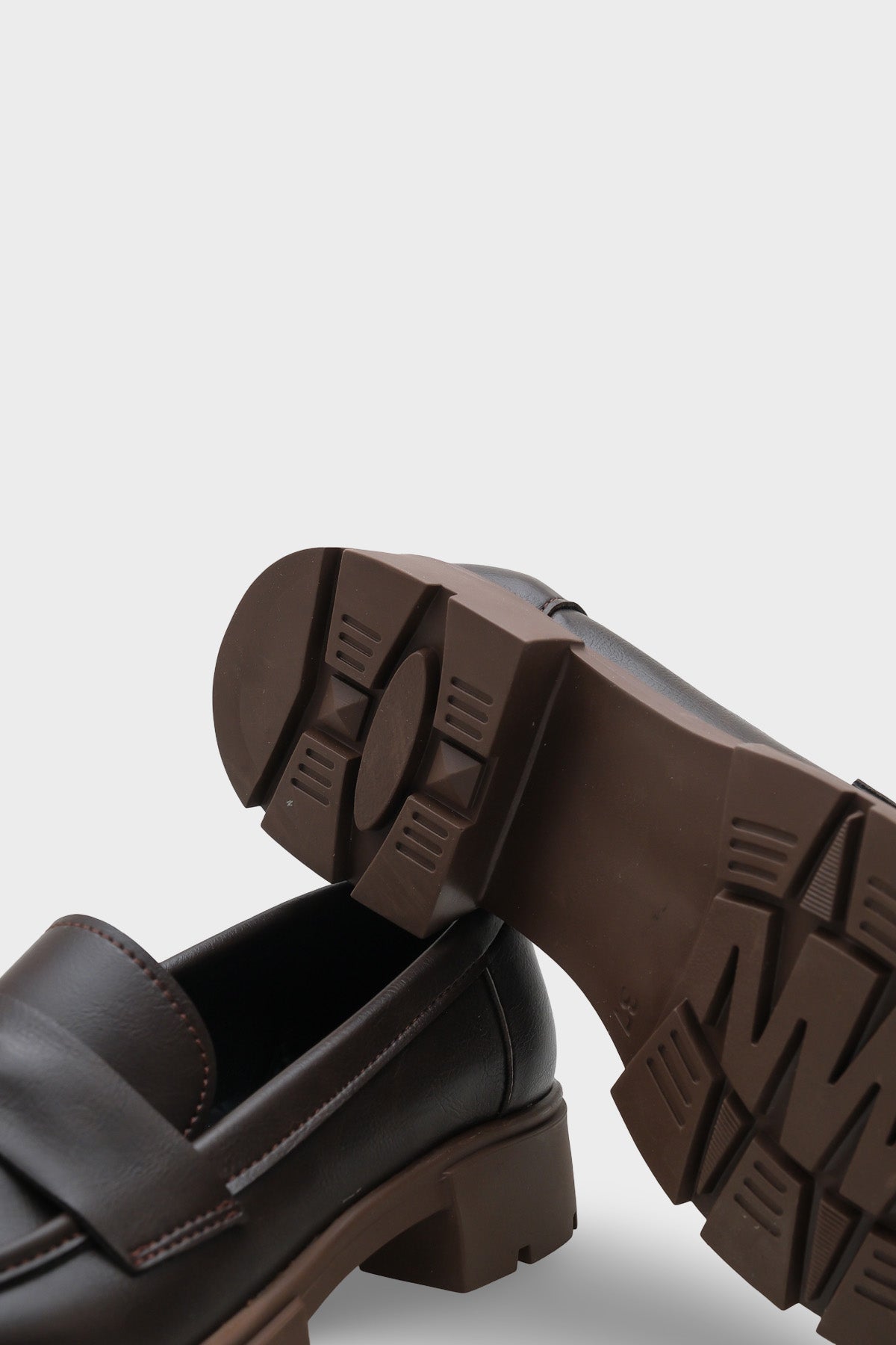 Elga Trak Tabanlı Püsküllü Kadın Loafer