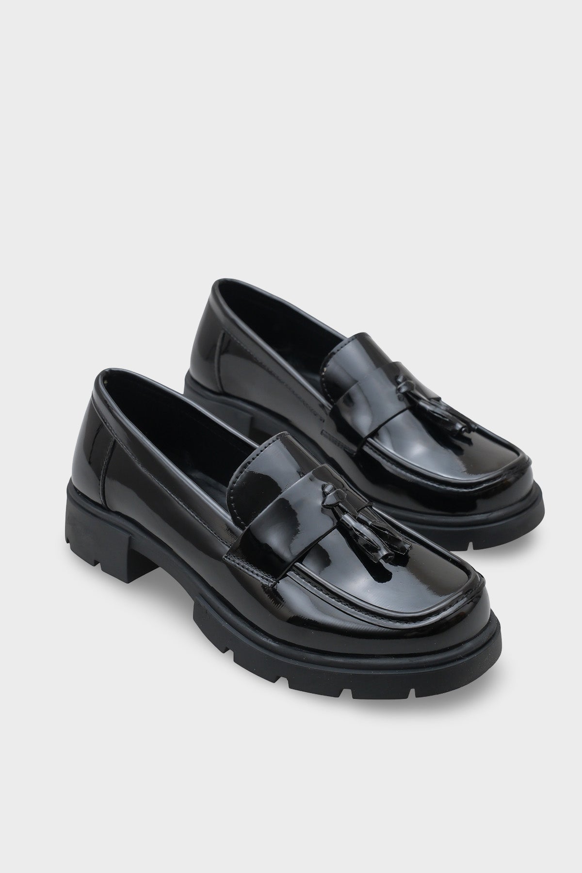 Elga Trak Tabanlı Püsküllü Kadın Loafer