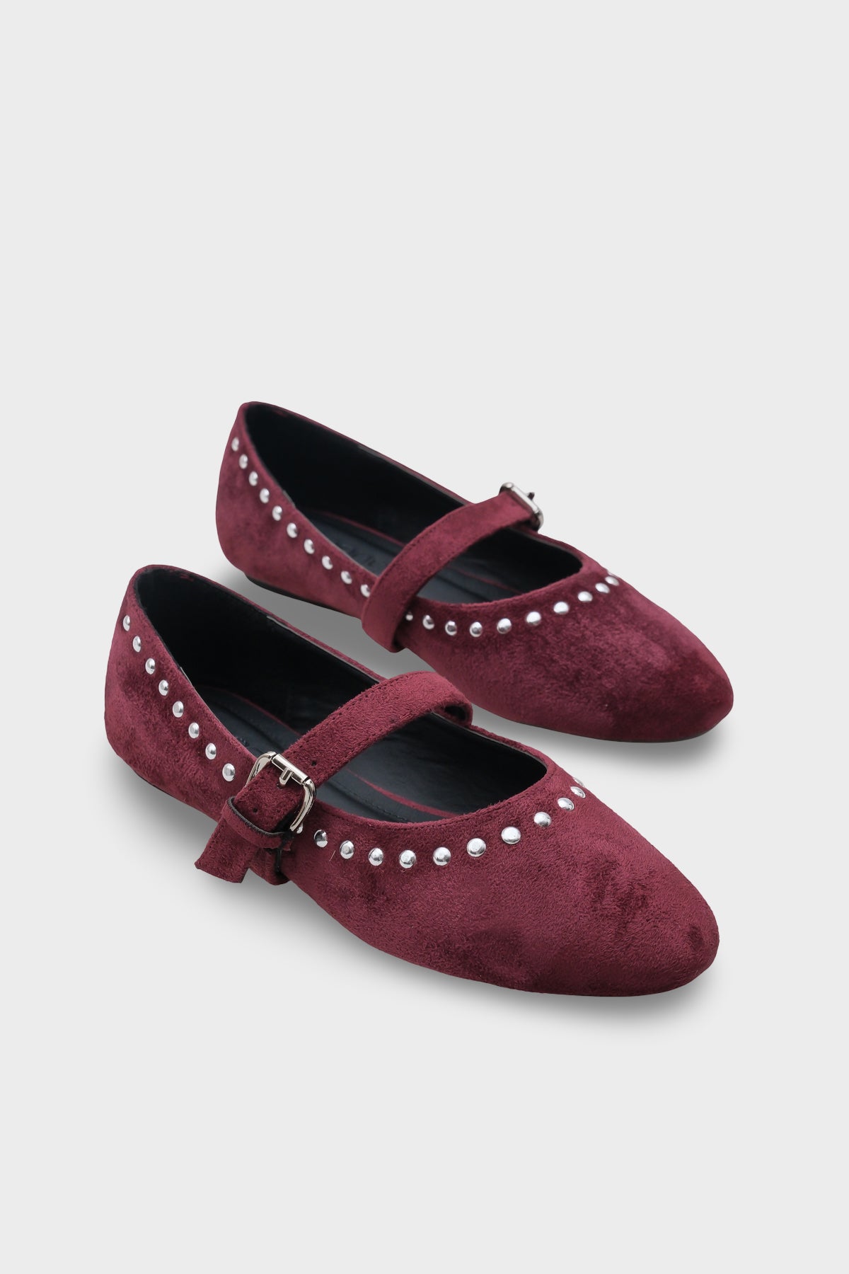 Penelop Yuvarlak Burunlu Metal Aksesuarlı Tokalı Suni Süet Kadın Babet