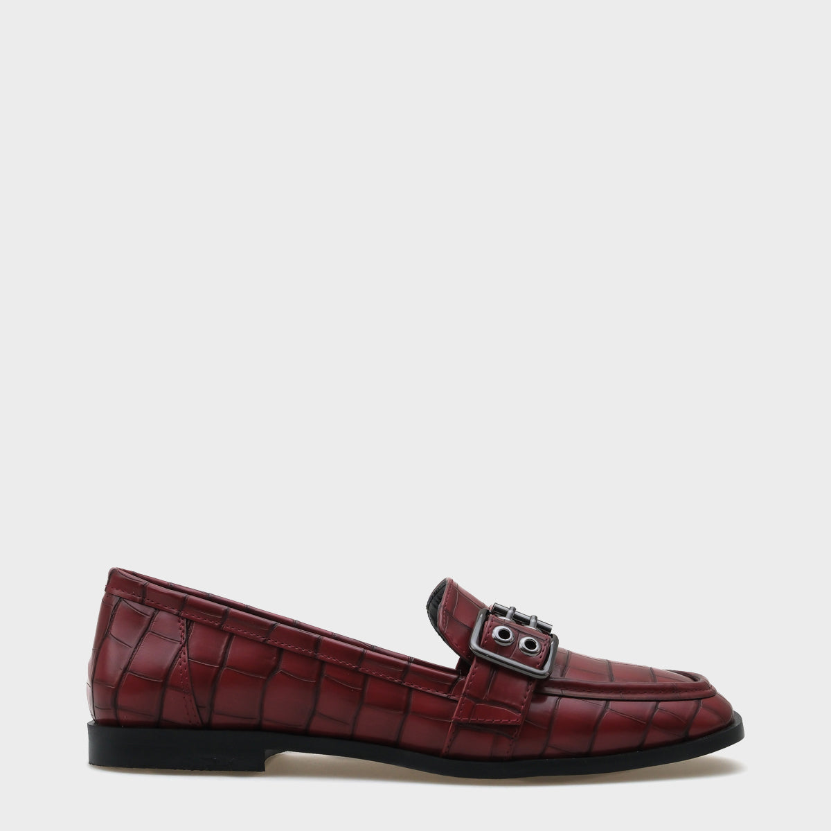 Metal Tokalı Kadın Loafer Ayakkabı