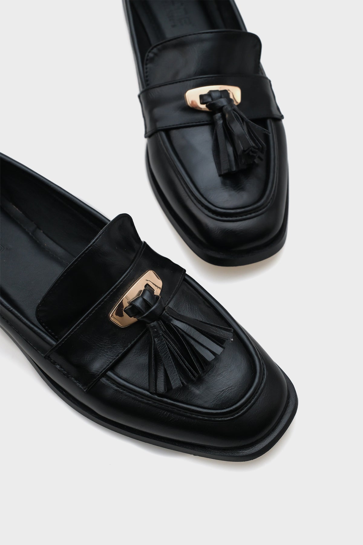 Carmela Metal Tokalı Püsküllü Kadın Loafer Ayakkabı