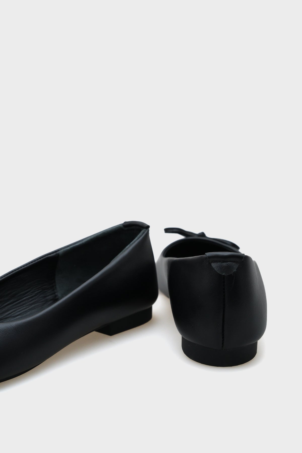 Bloom Hakiki Deri Fiyonklu Yuvarlak Burunlu Kadın Babet