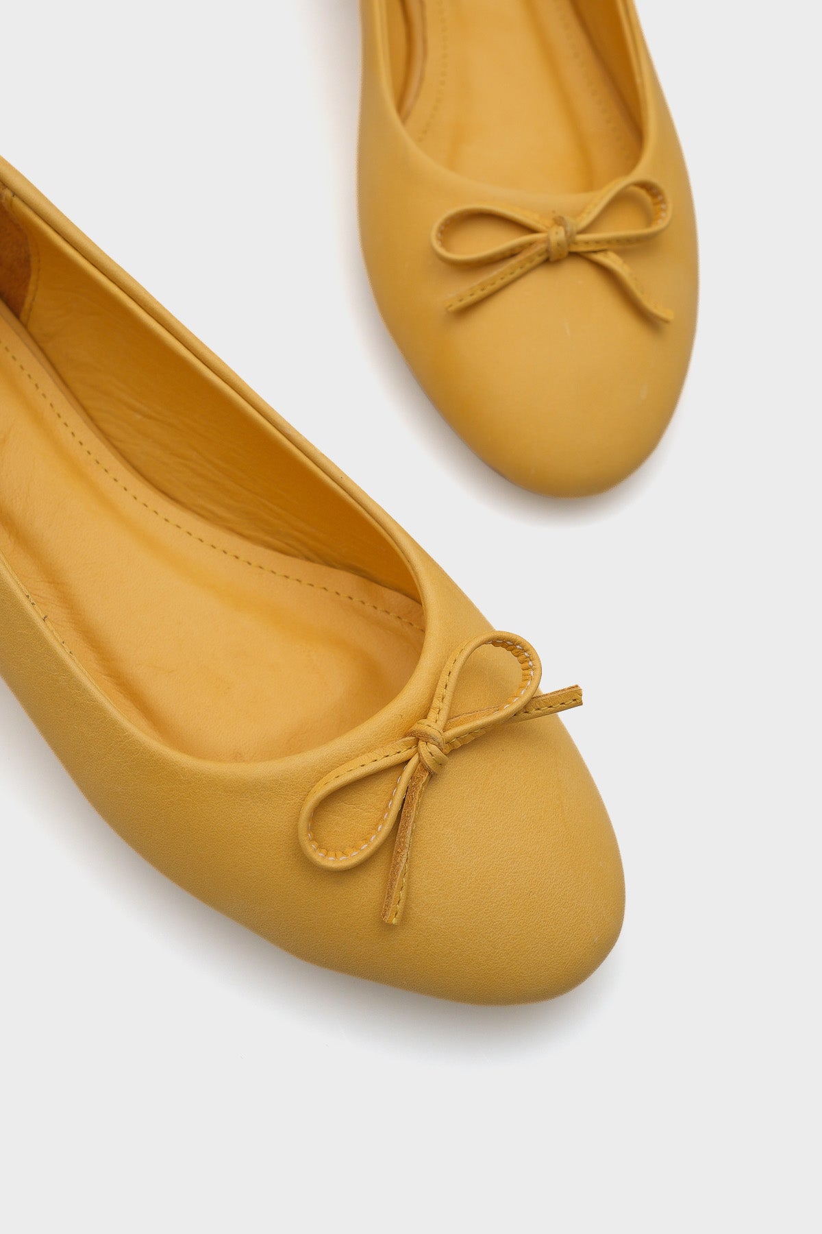 Bloom Hakiki Deri Fiyonklu Yuvarlak Burunlu Kadın Babet