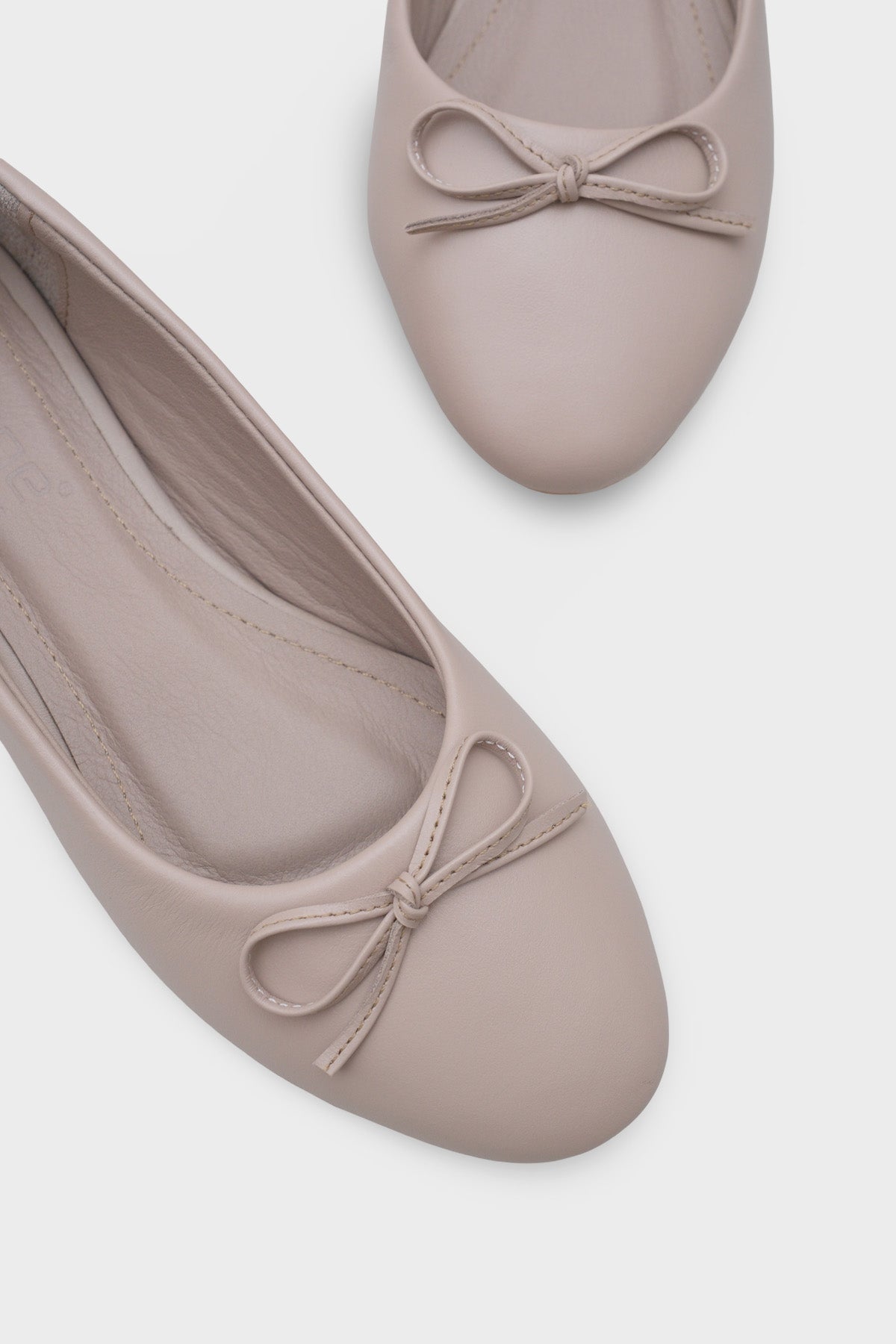 Bloom Hakiki Deri Fiyonklu Yuvarlak Burunlu Kadın Babet