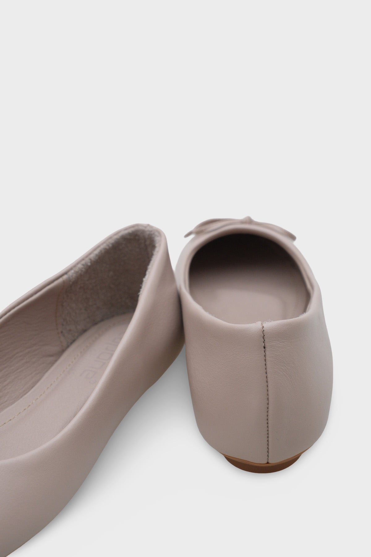 Bloom Hakiki Deri Fiyonklu Yuvarlak Burunlu Kadın Babet