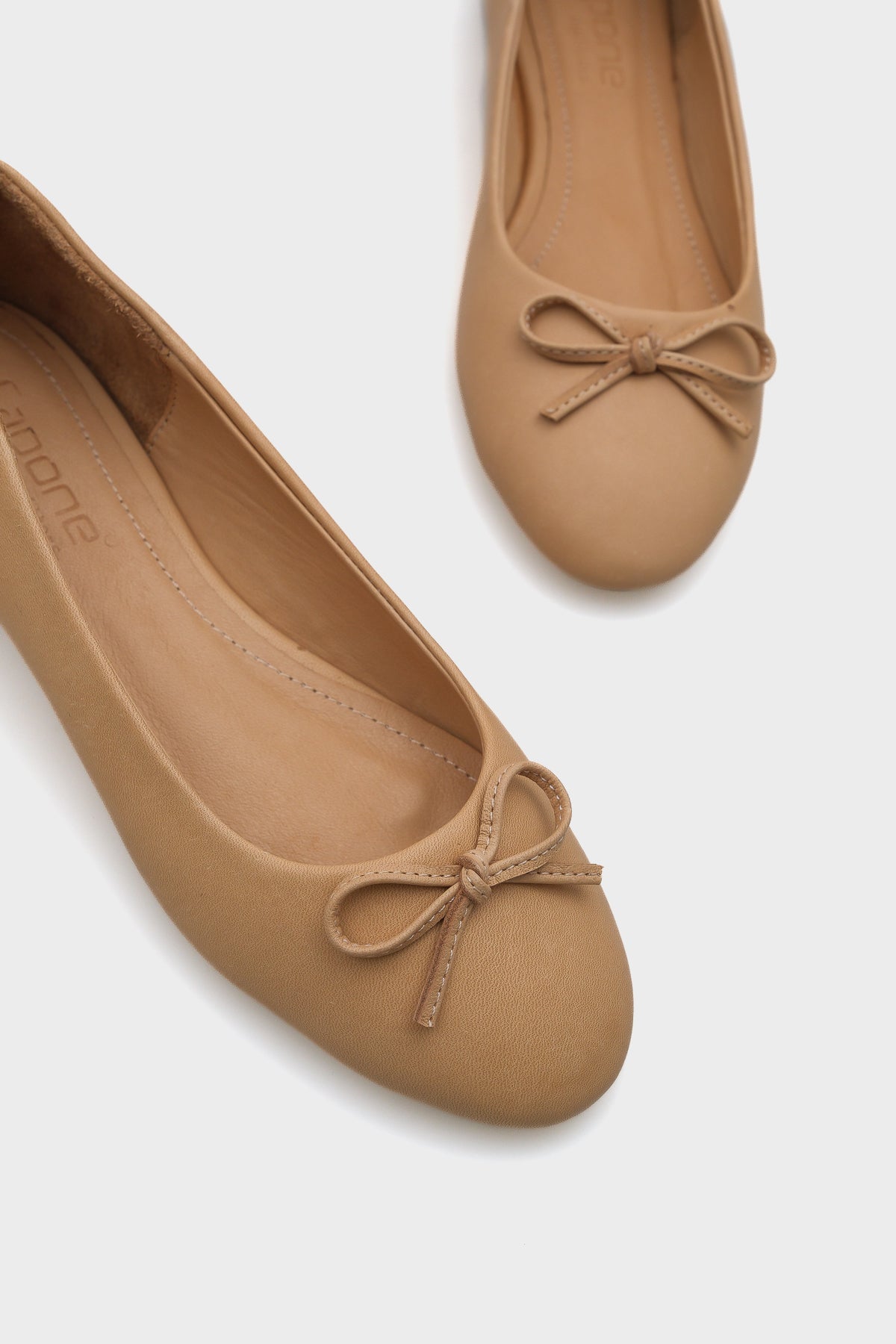 Bloom Hakiki Deri Fiyonklu Yuvarlak Burunlu Kadın Babet