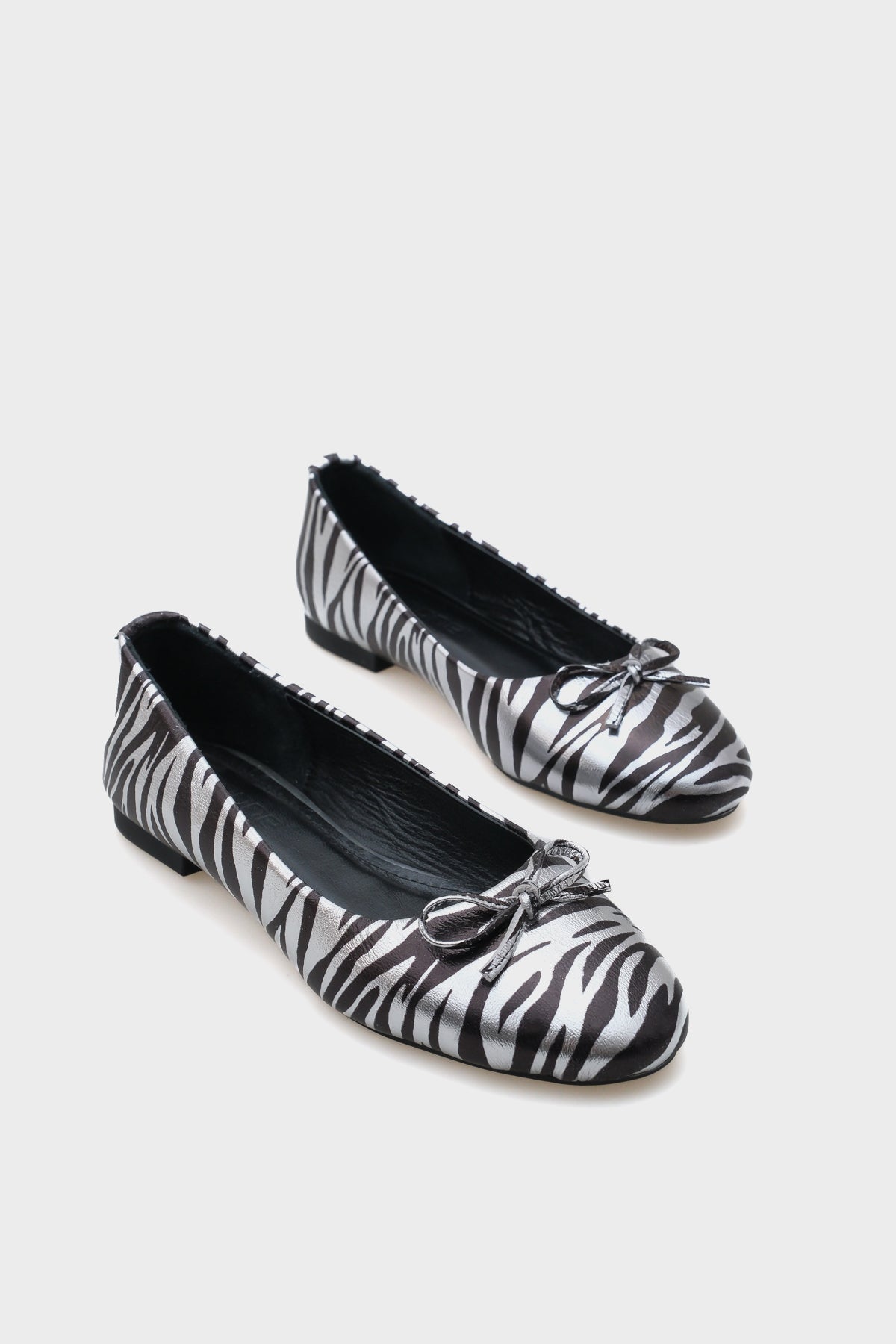 Bloom Hakiki Deri Fiyonklu Yuvarlak Burunlu Kadın Babet