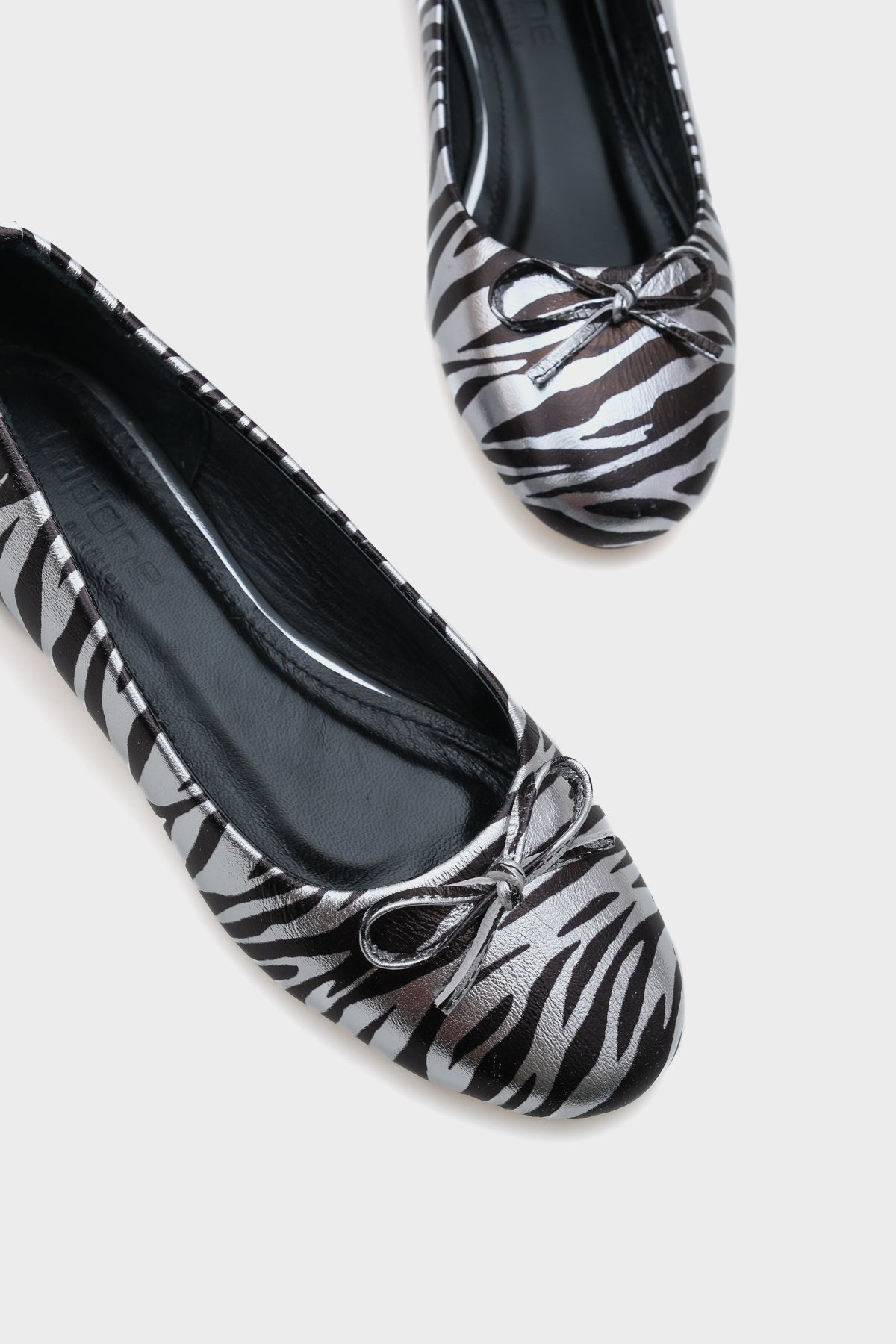 Bloom Hakiki Deri Fiyonklu Yuvarlak Burunlu Kadın Babet