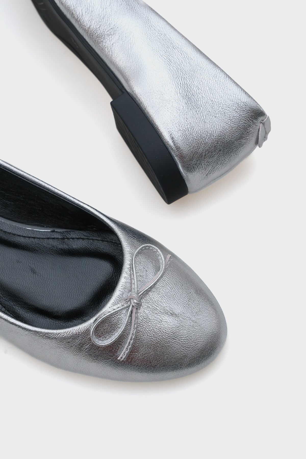 Bloom Hakiki Deri Fiyonklu Yuvarlak Burunlu Kadın Babet