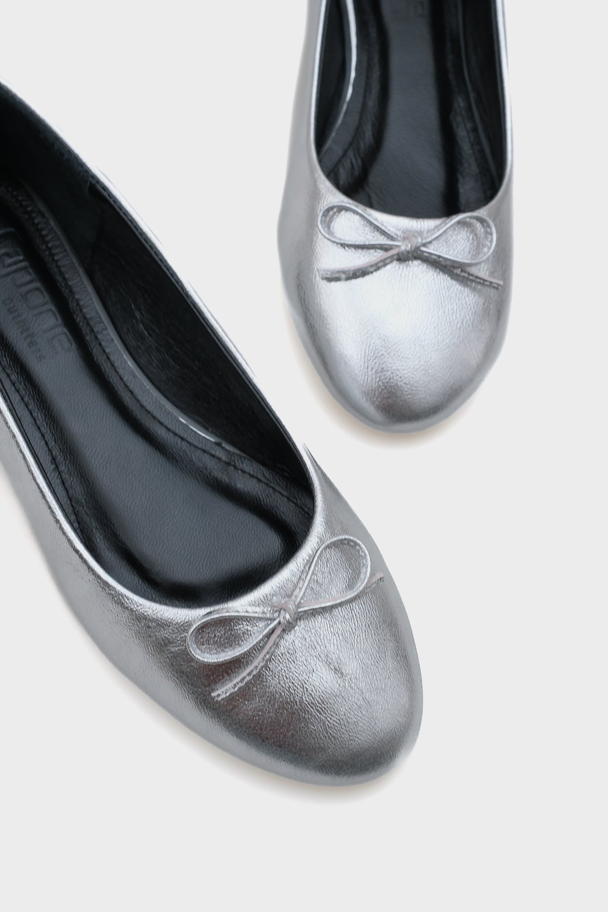 Bloom Hakiki Deri Fiyonklu Yuvarlak Burunlu Kadın Babet