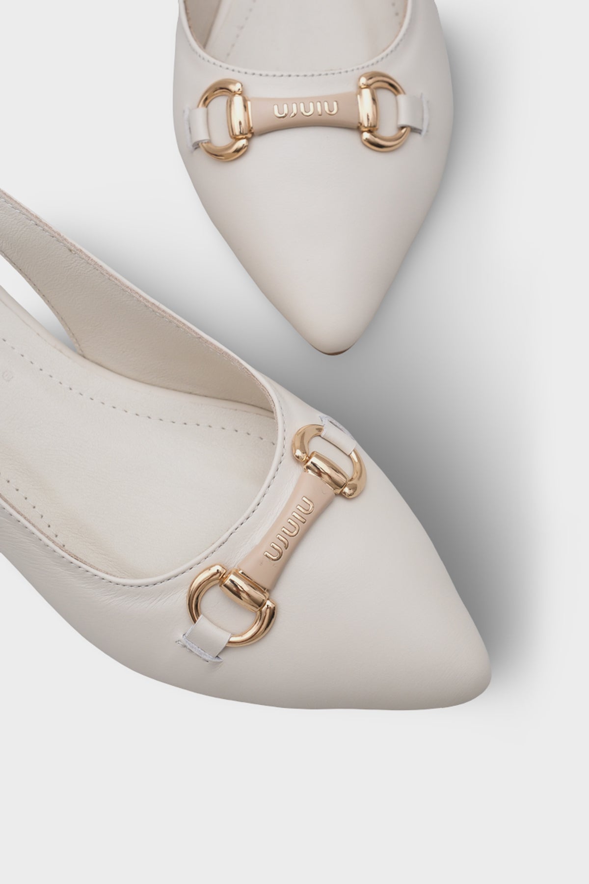 Bobby Hakiki Deri Sivri Burunlu Arkası Açık Tokalı Kadın Babet