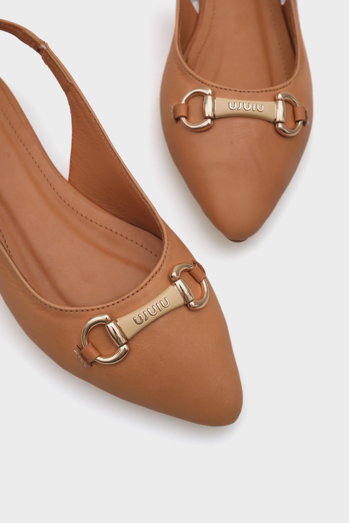 Bobby Hakiki Deri Sivri Burunlu Arkası Açık Tokalı Kadın Babet