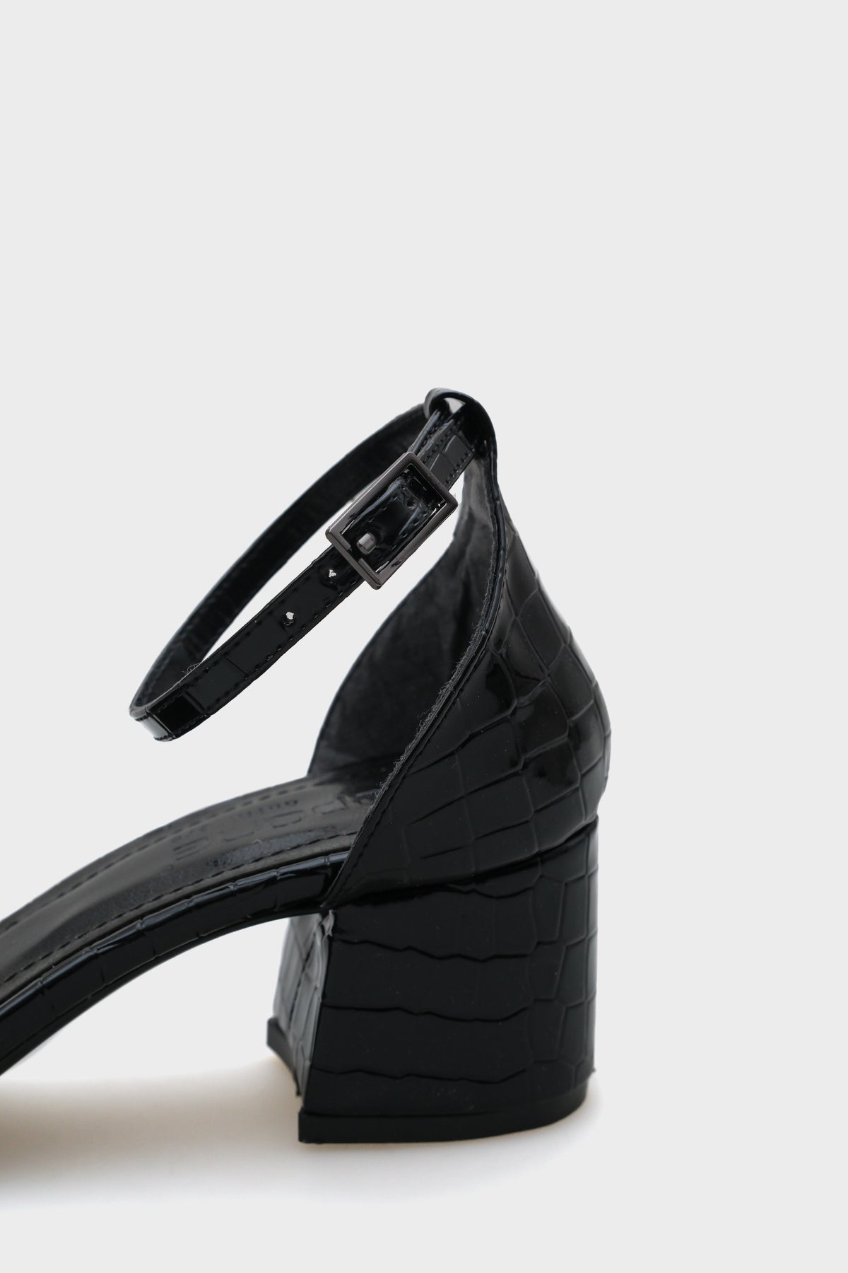 Elana Yuvarlak Burunlu Bilekten Bantlı Orta Topuklu Kadın Sandalet