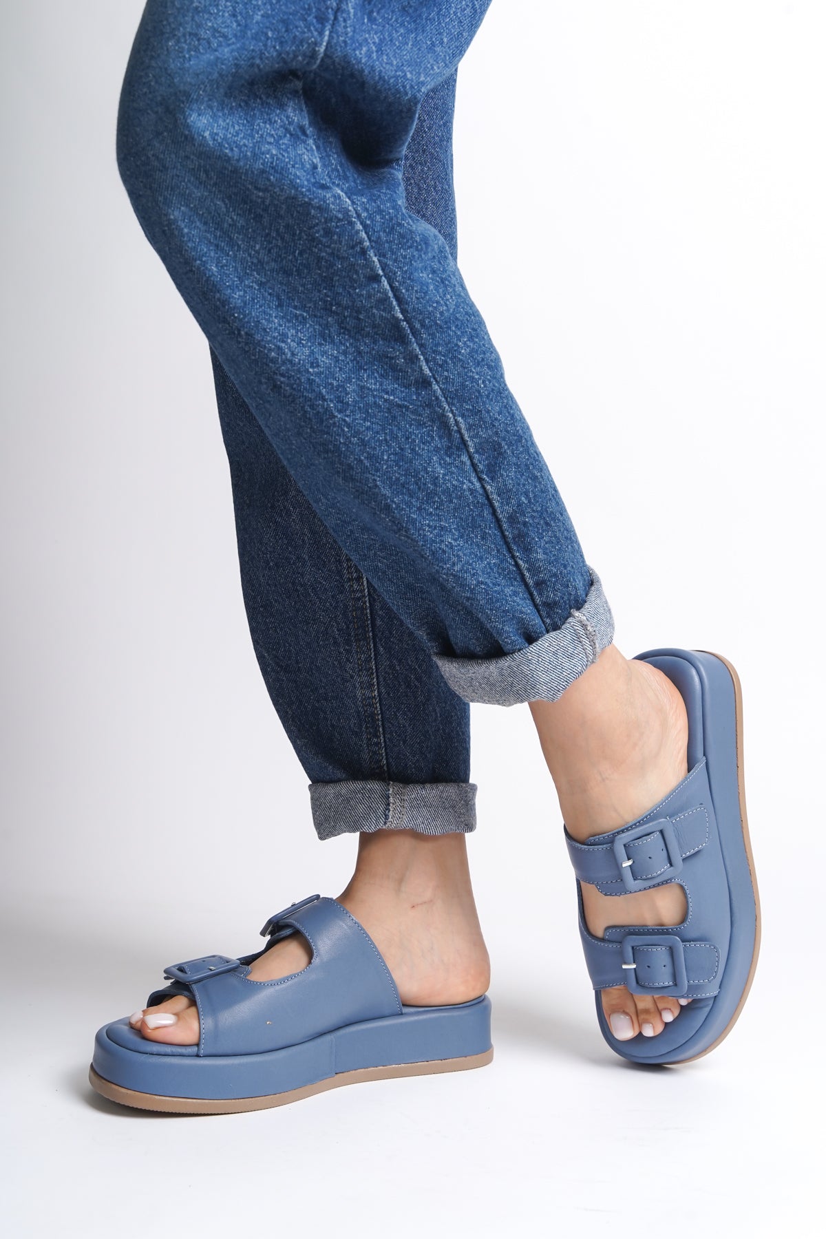 Hasır Hakiki Deri Tokalı Kadın Terlik