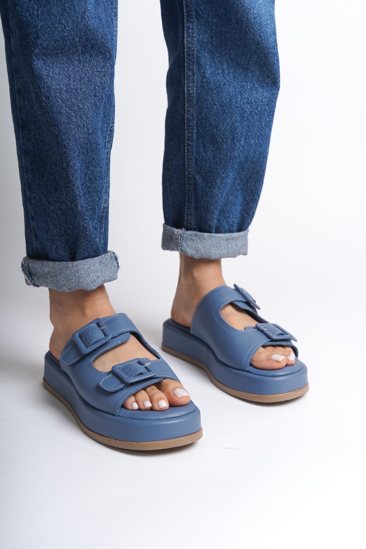 Hasır Hakiki Deri Tokalı Kadın Terlik