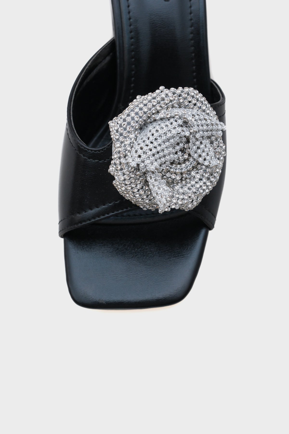 Naomi Orta Topuklu Taşlı Tokalı Kadın Terlik