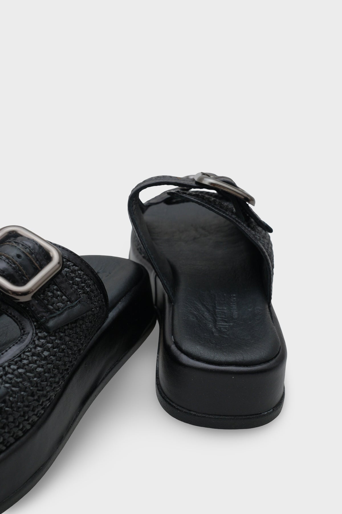 Dana Hakiki Deri Dolgu Topuk Hasırlı  Konfor Kadın Terlik