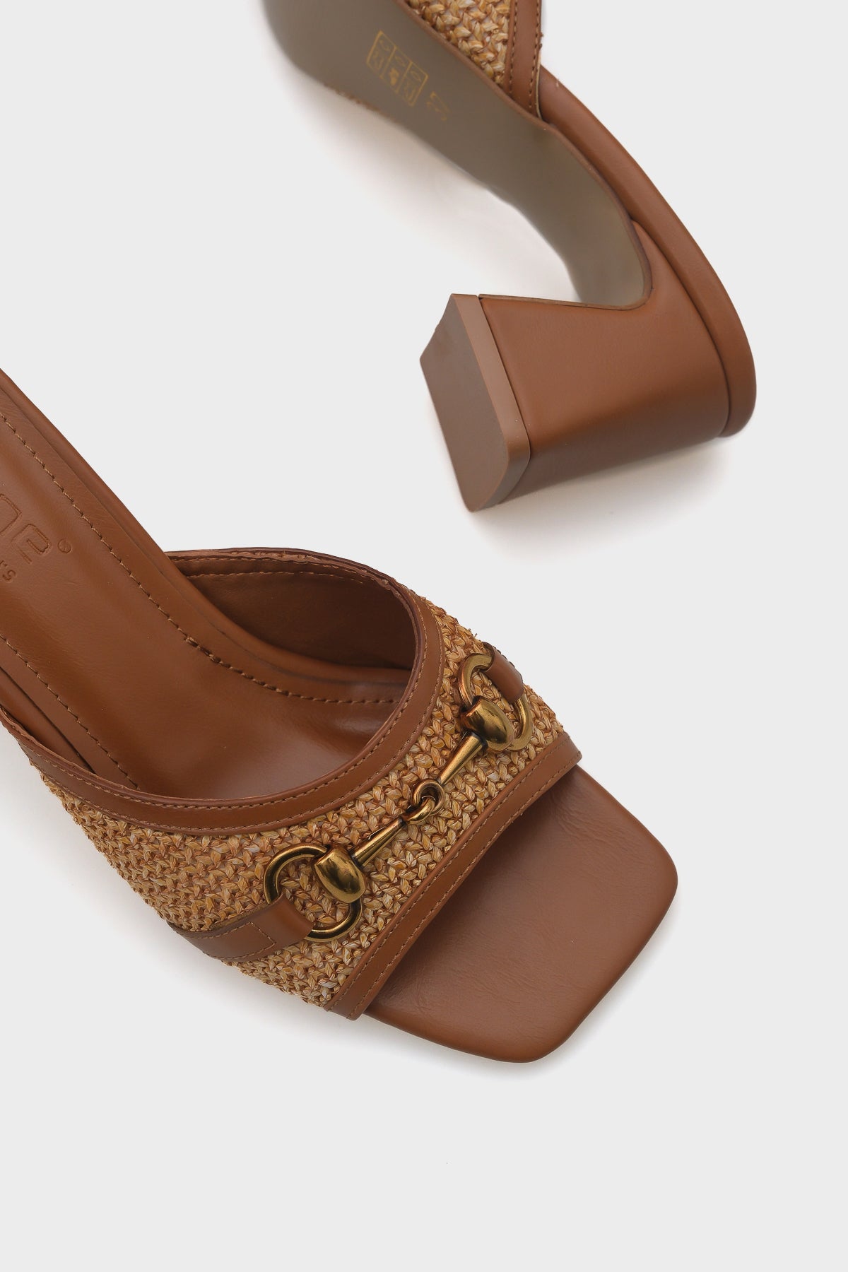 Natalie Hasır Orta Topuklu Ahşap Tokalı Kadın Terlik