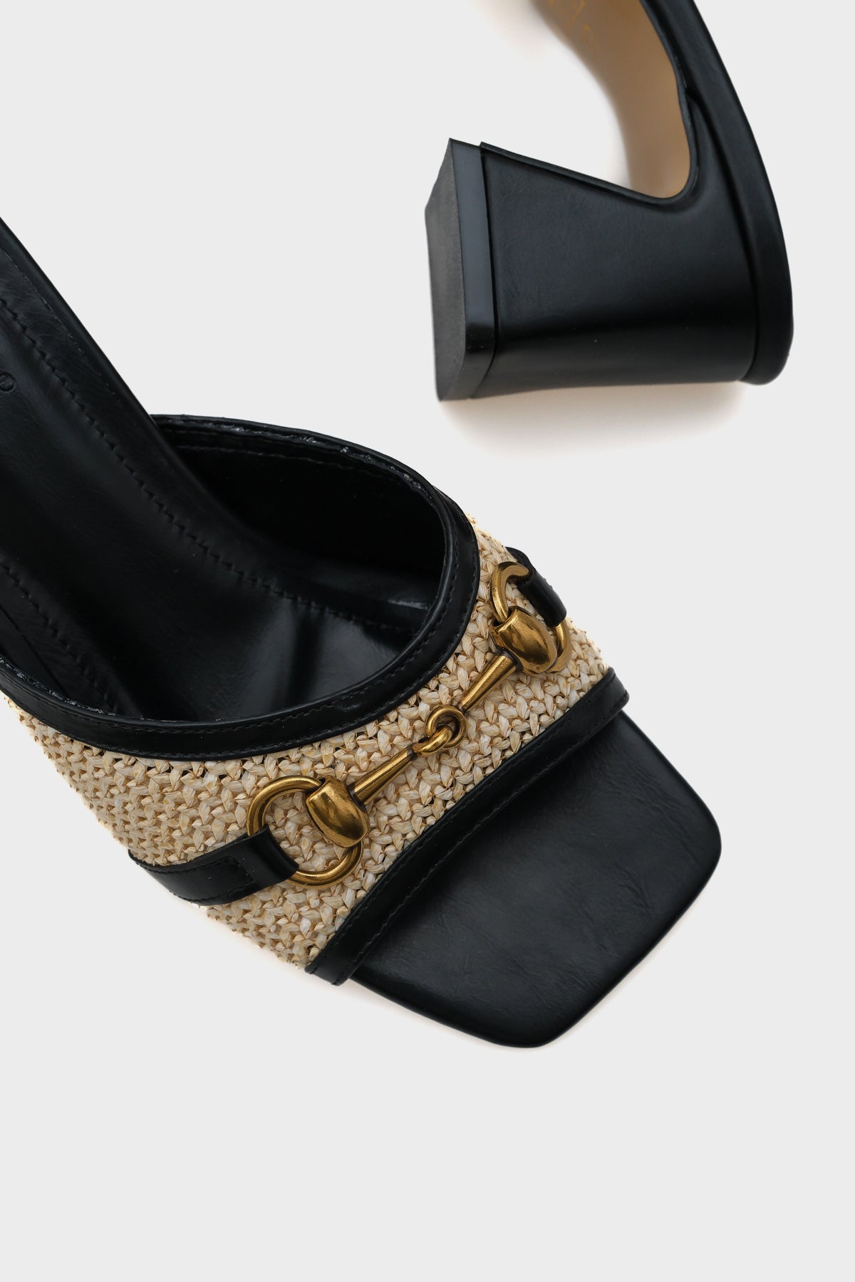 Natalie Hasır Orta Topuklu Ahşap Tokalı Kadın Terlik