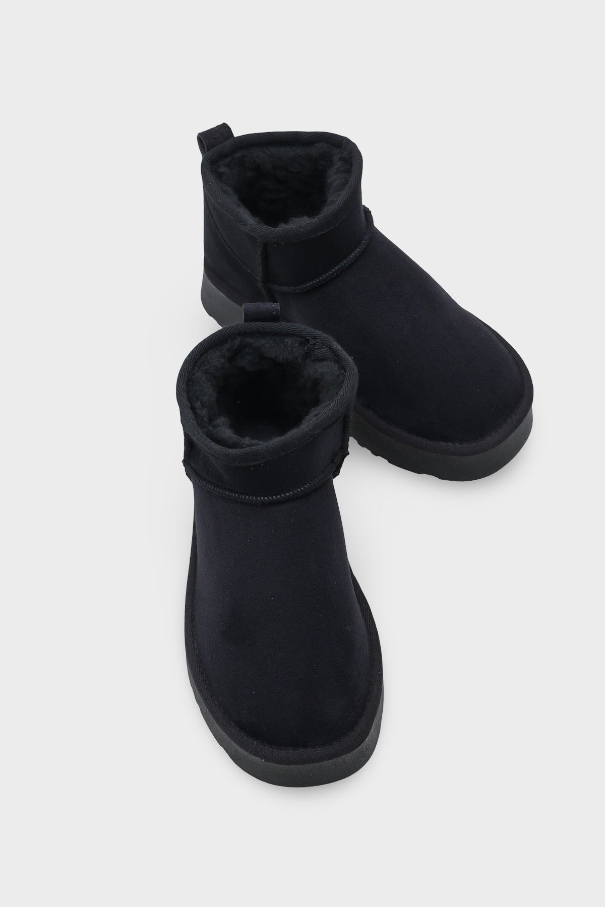 Raina Kalın Tabanlı Yuvarlak Burunlu Kürklü Kısa Kadın Bot