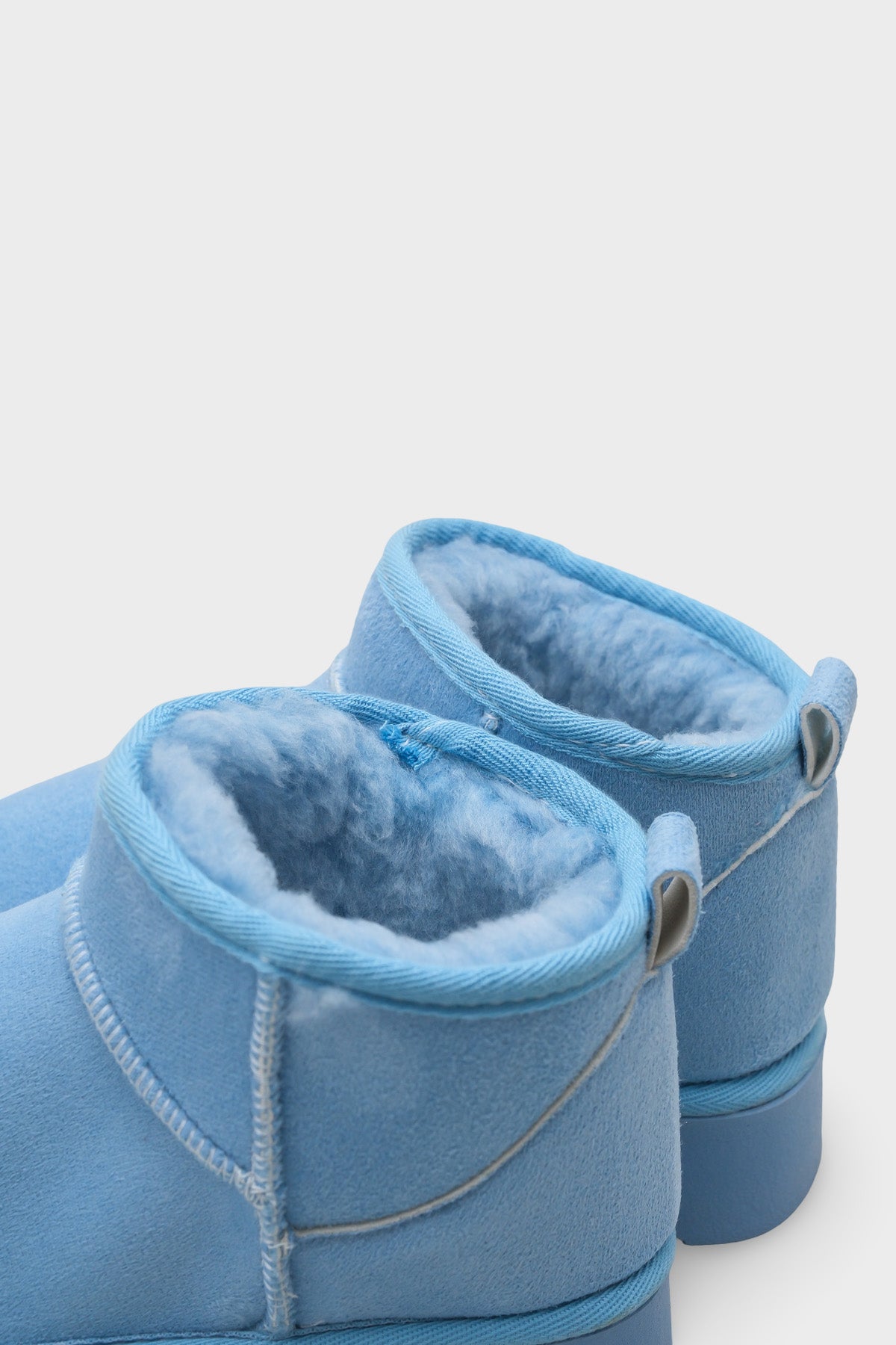 Raina Kalın Tabanlı Yuvarlak Burunlu Kürklü Kısa Kadın Bot