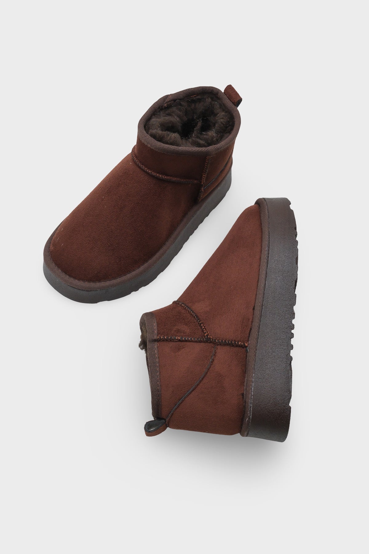 Raina Kalın Tabanlı Yuvarlak Burunlu Kürklü Kısa Kadın Bot