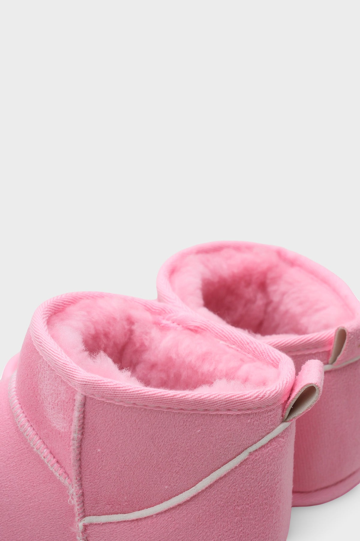 Raina Kalın Tabanlı Yuvarlak Burunlu Kürklü Kısa Kadın Bot