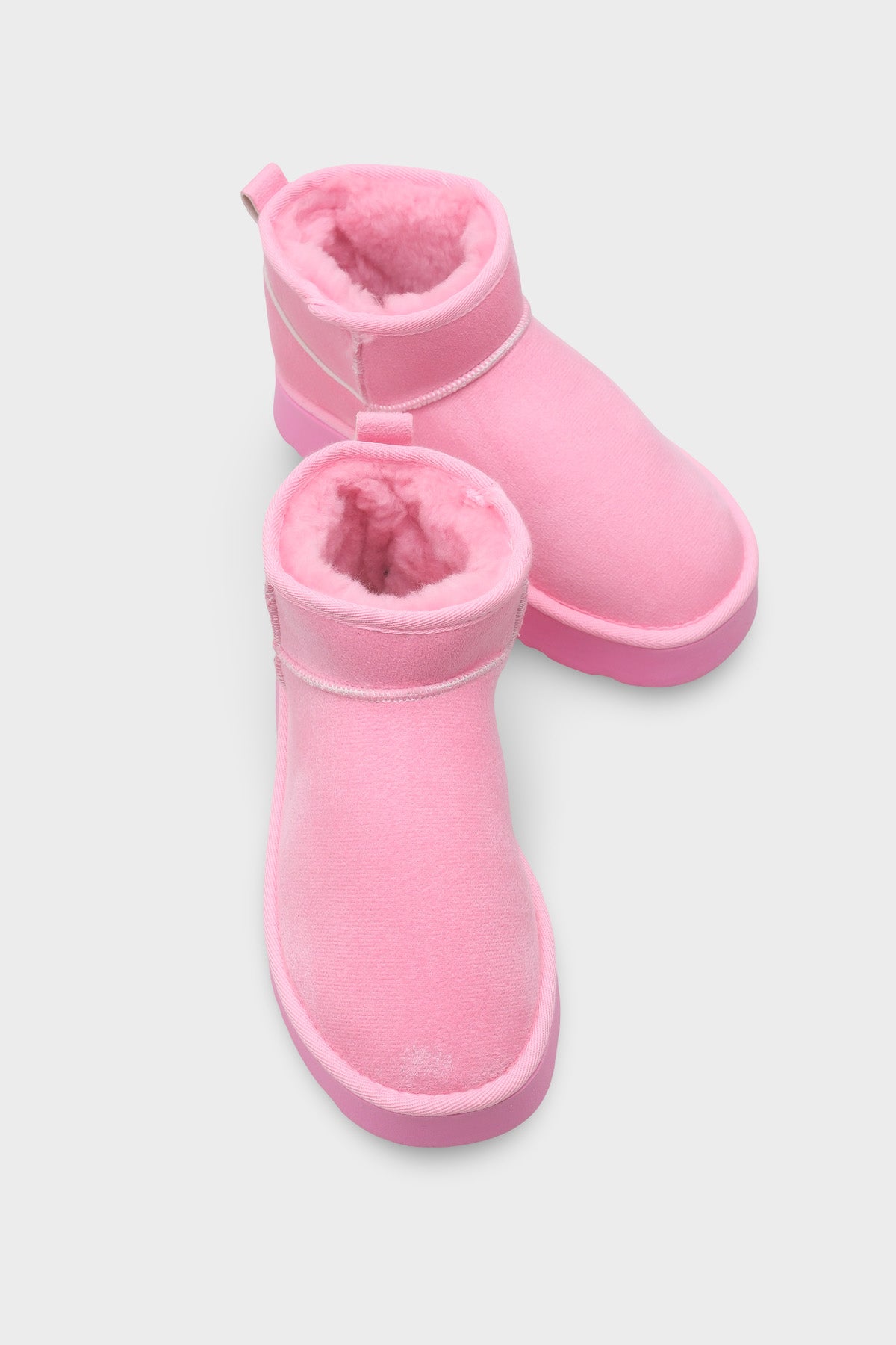 Raina Kalın Tabanlı Yuvarlak Burunlu Kürklü Kısa Kadın Bot