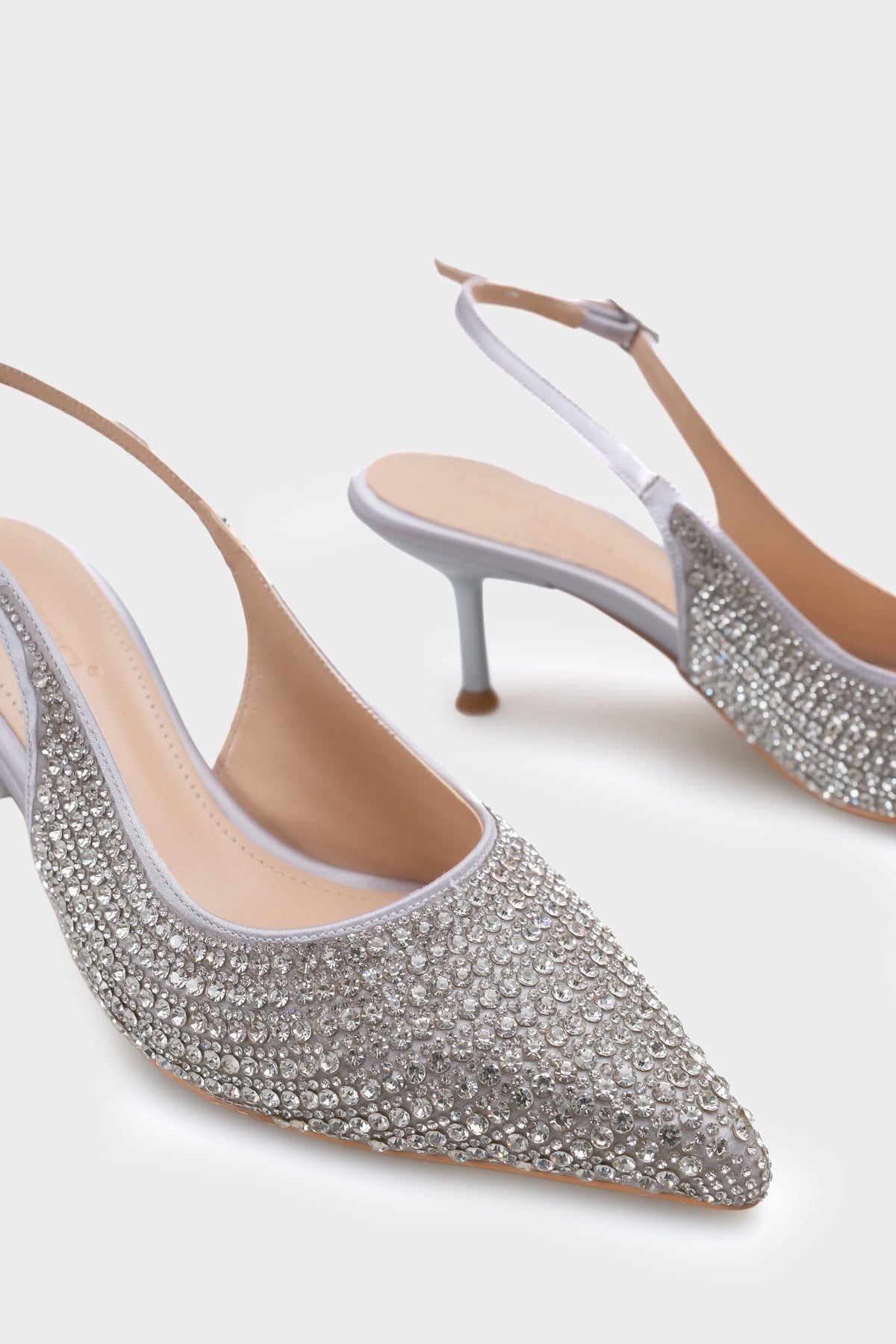 Laryssa Komple Taşlı Sivri Burunlu Saten Arkası Açık Kadın Topuklu Düğün Ayakkabı