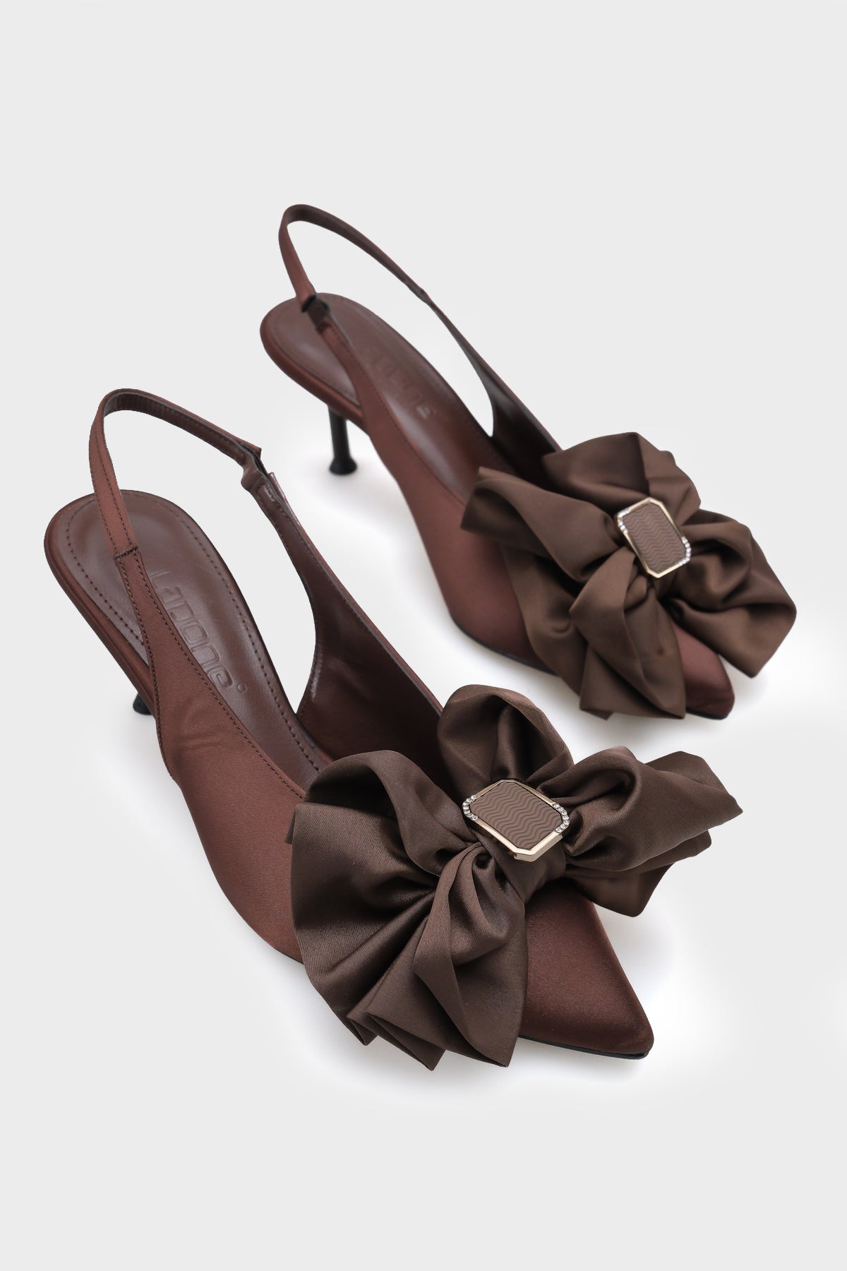 Tasha Saten Fiyonklu Orta Topuklu Sivri Burunlu  Saten Kadın Ayakkabı