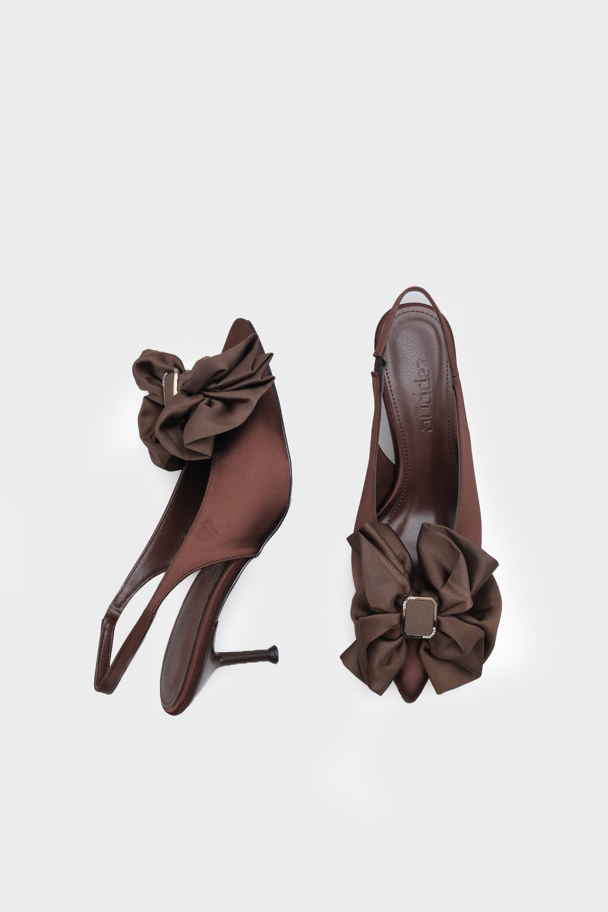 Tasha Saten Fiyonklu Orta Topuklu Sivri Burunlu  Saten Kadın Ayakkabı