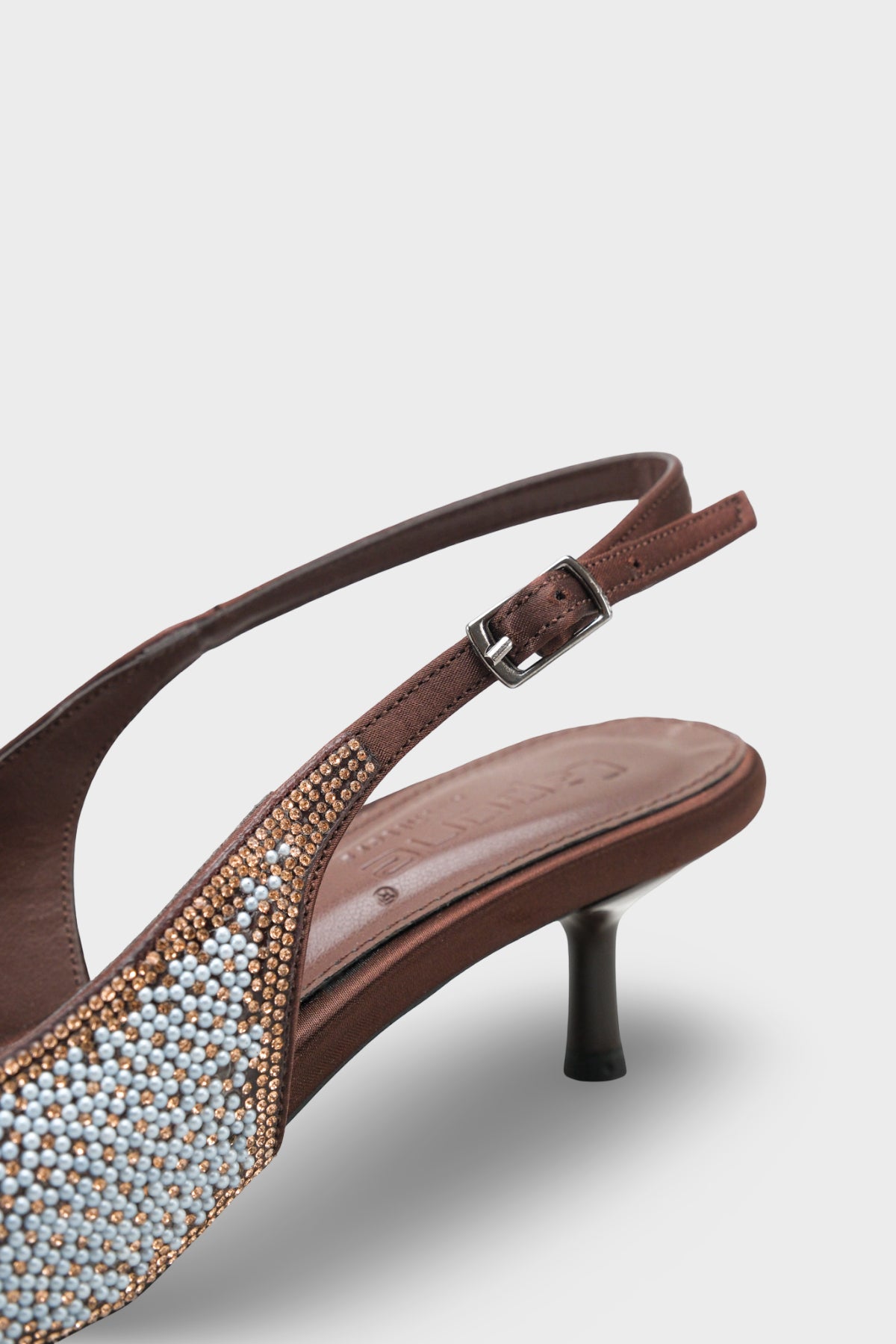 Denyse Komple Taşlı Sivri Burunlu Saten Arkası Bantlı Kadın Ayakkabı