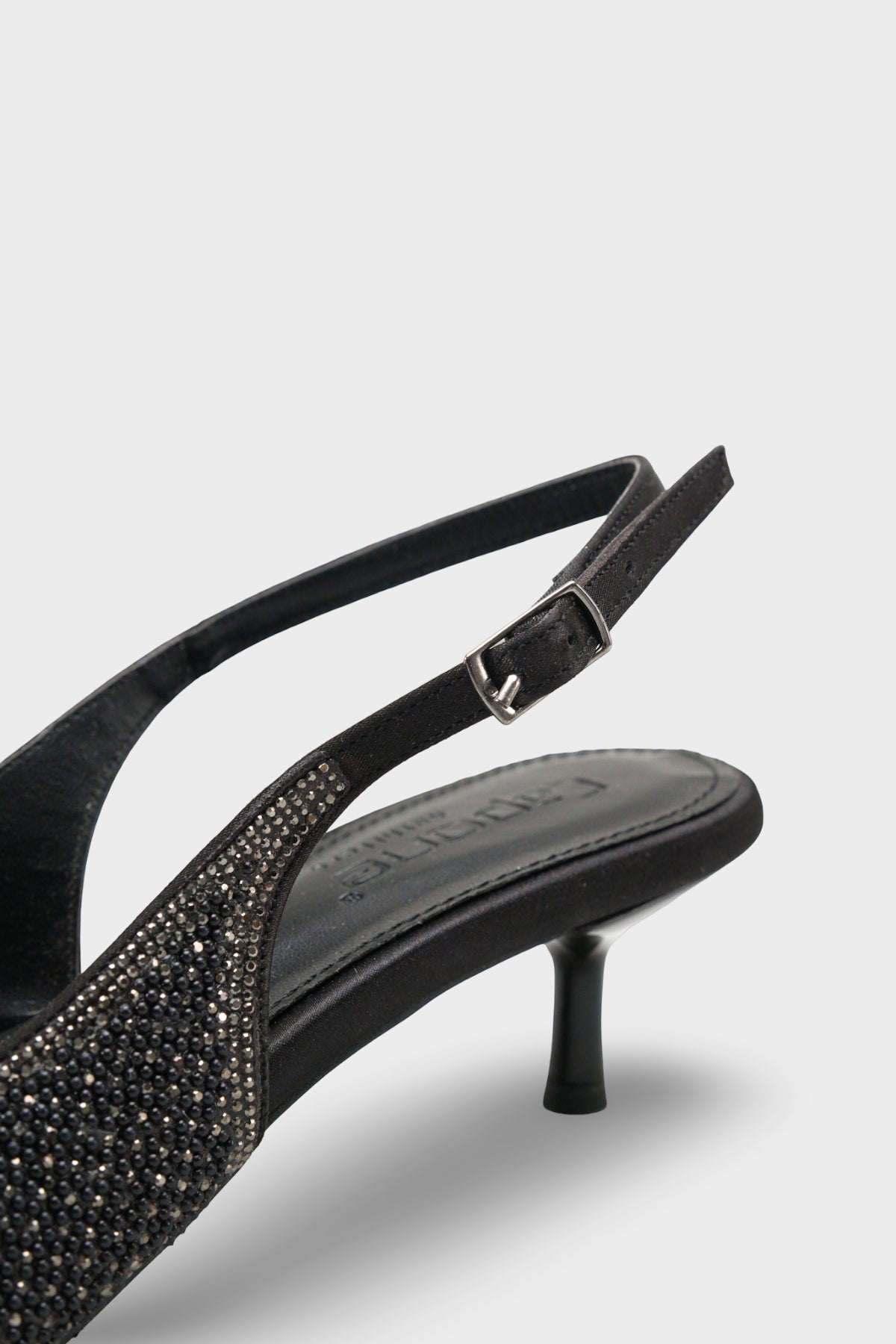 Denyse Komple Taşlı Sivri Burunlu Saten Arkası Bantlı Kadın Ayakkabı