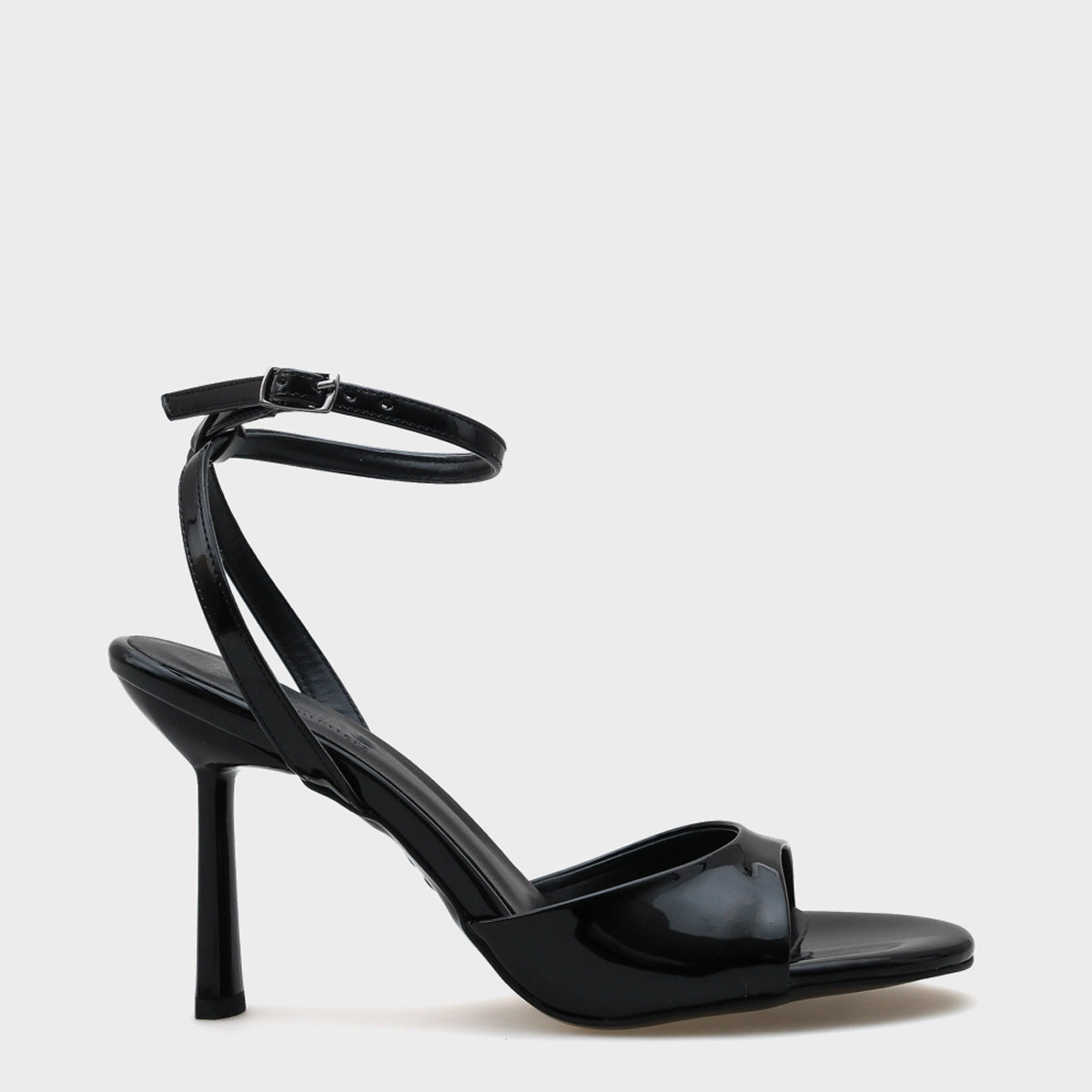 Elisa Yuvarlak Burunlu Bilekten Bantlı Yüksek Topuklu Kadın Sandalet