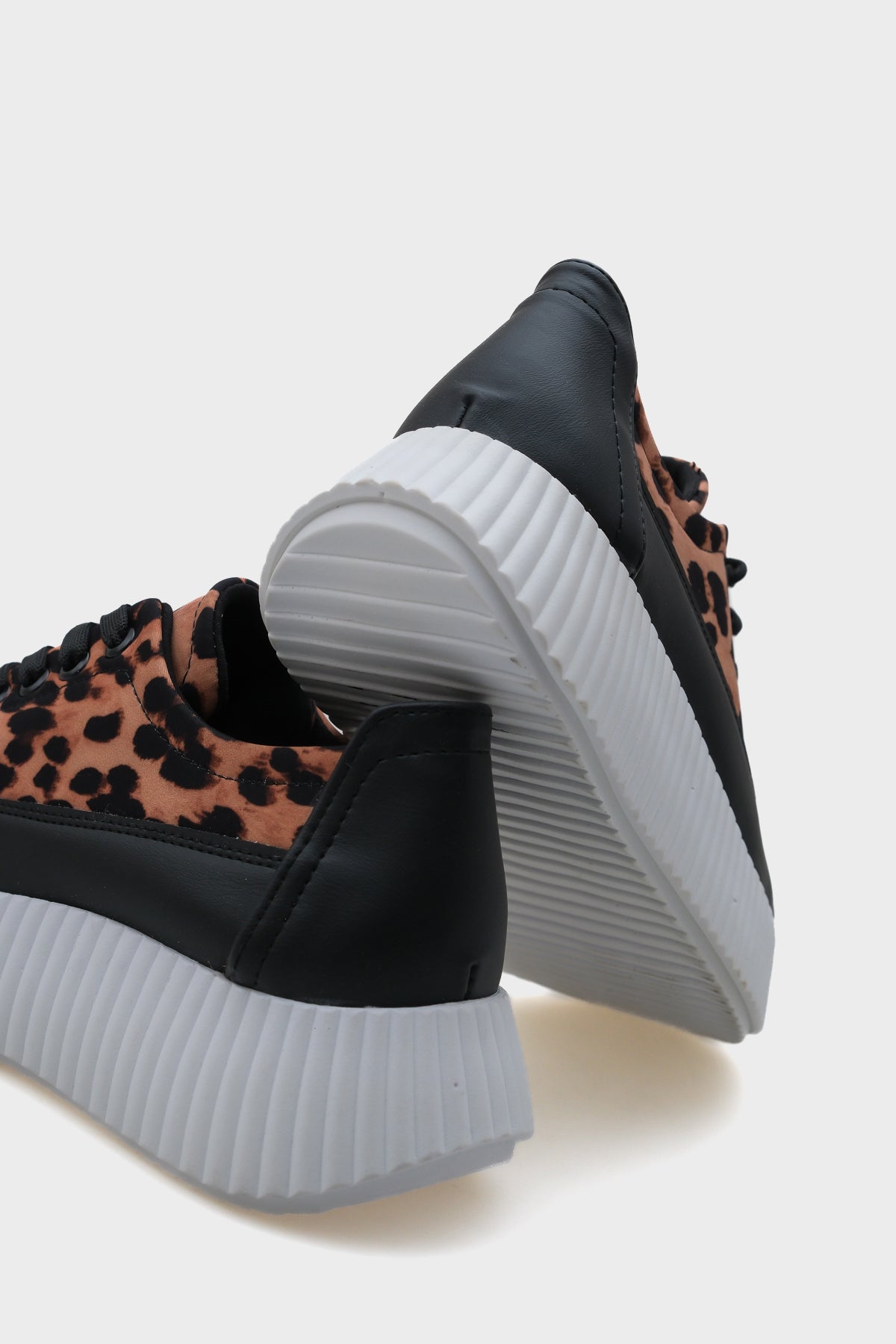 Glori Bağcıklı Leopar Desenli  Kadın Sneaker