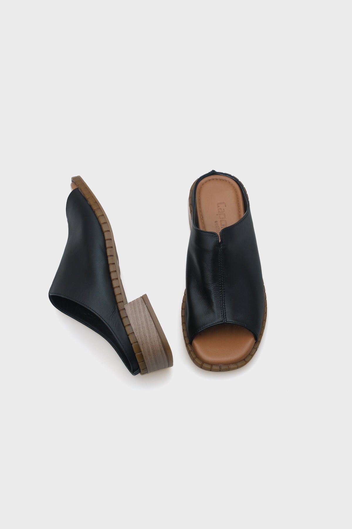 Nessy Kısa Topuklu Tek Bant Deri Kadın Terlik