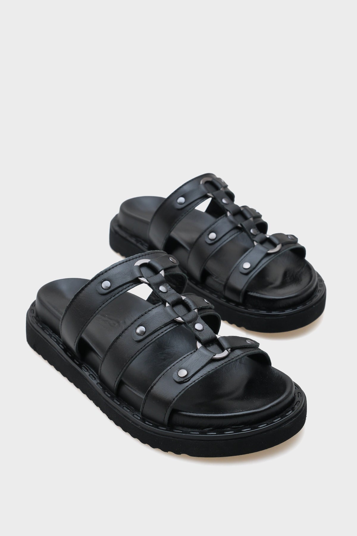 Mora Aksesuarlı Deri Kadın Terlik