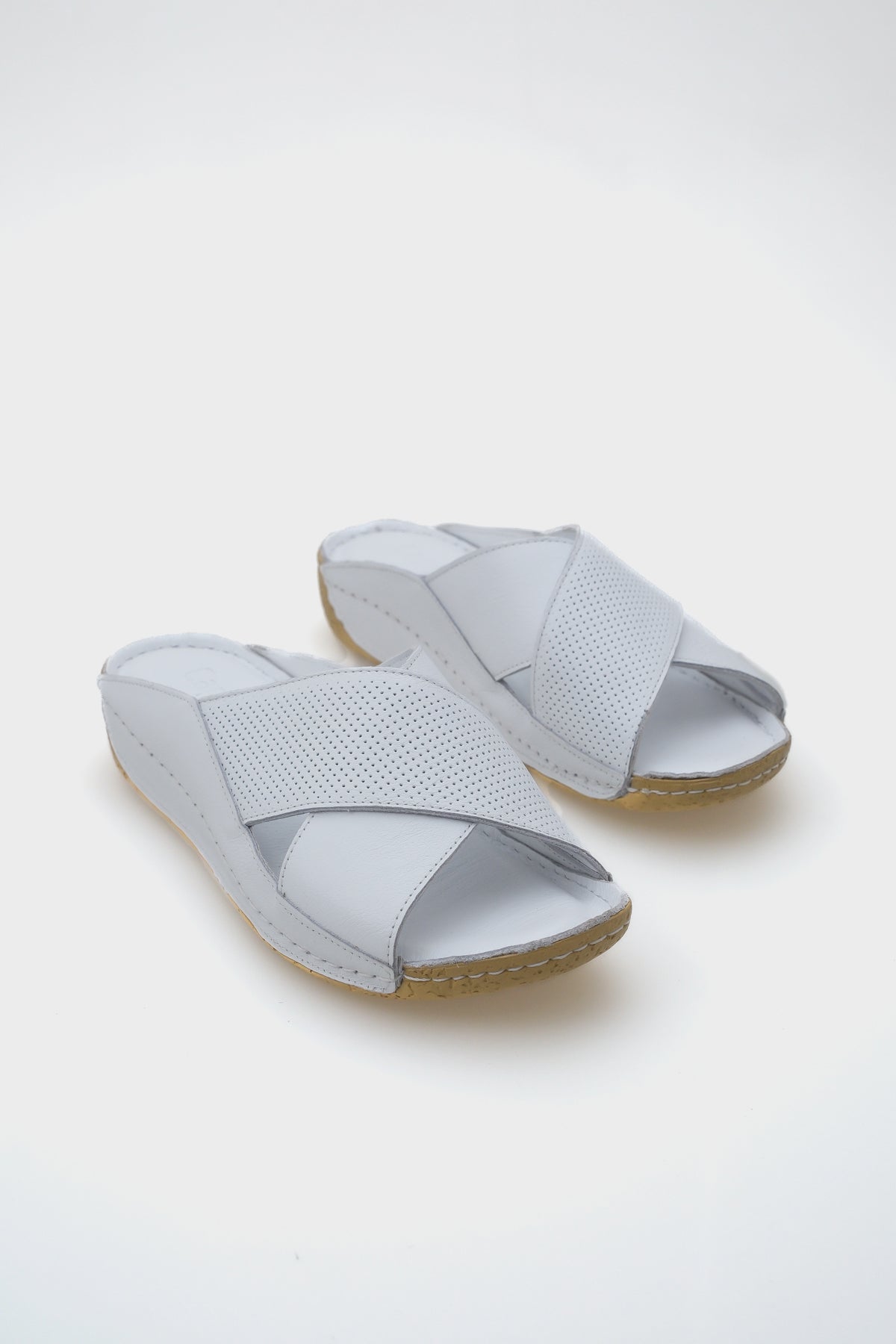 Nissa Çapraz Bantlı Deri Konfor Anatomik Kadın Terlik