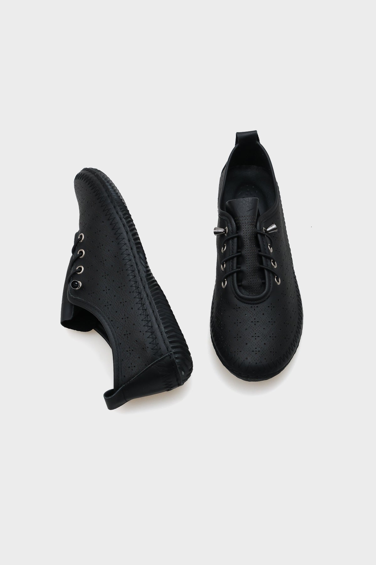 Gwen Saraçlı Lazerli Hakiki Deri Kadın Ayakkabı