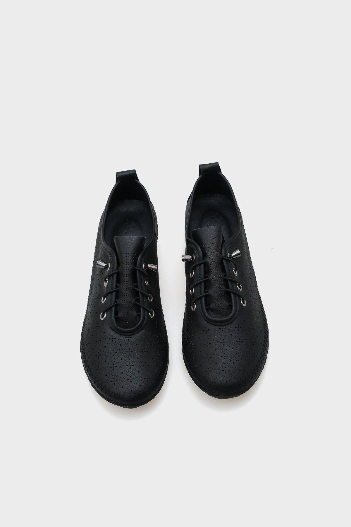 Gwen Saraçlı Lazerli Hakiki Deri Kadın Ayakkabı